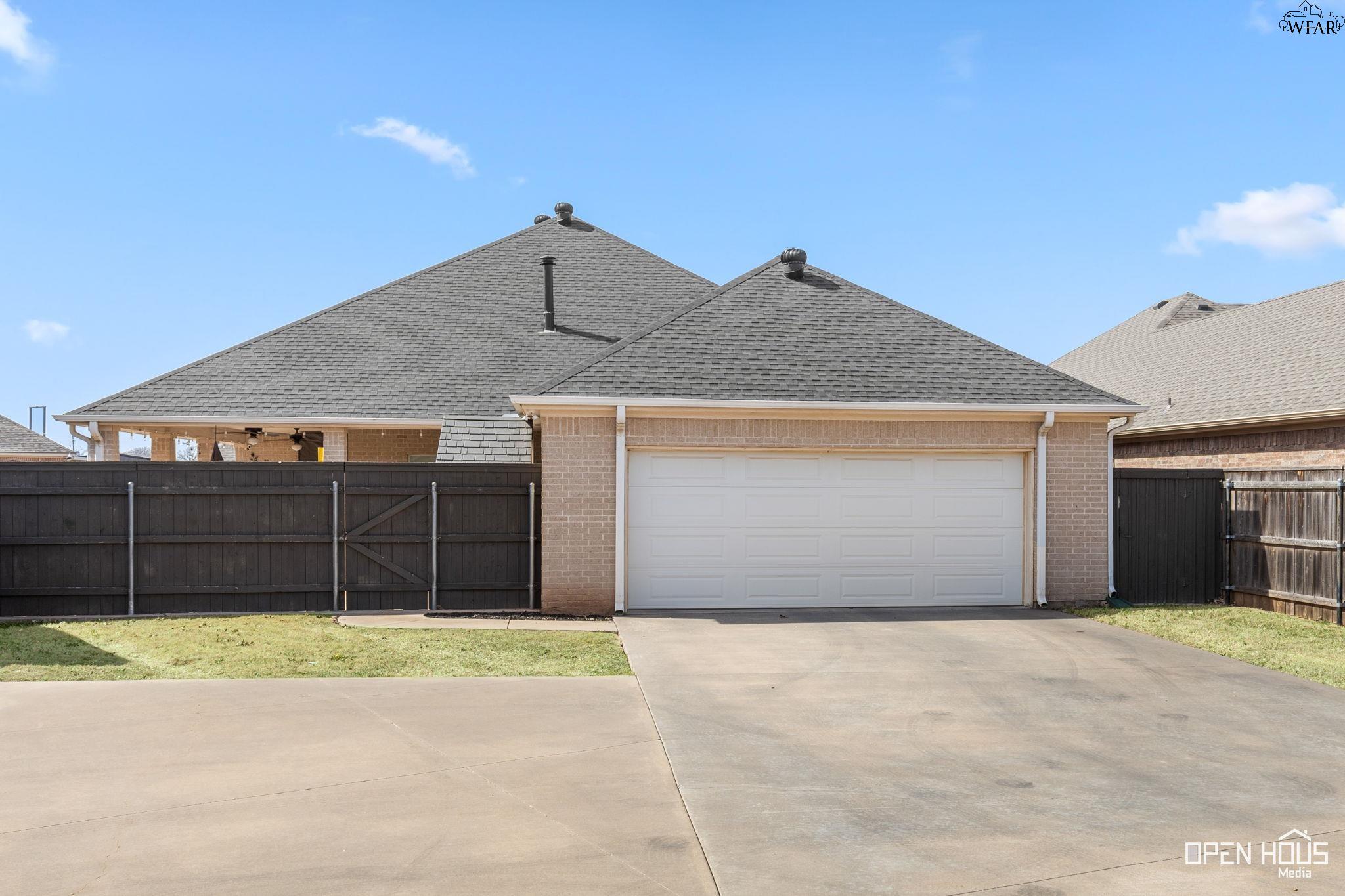 2924 LOMA LINDA LANE