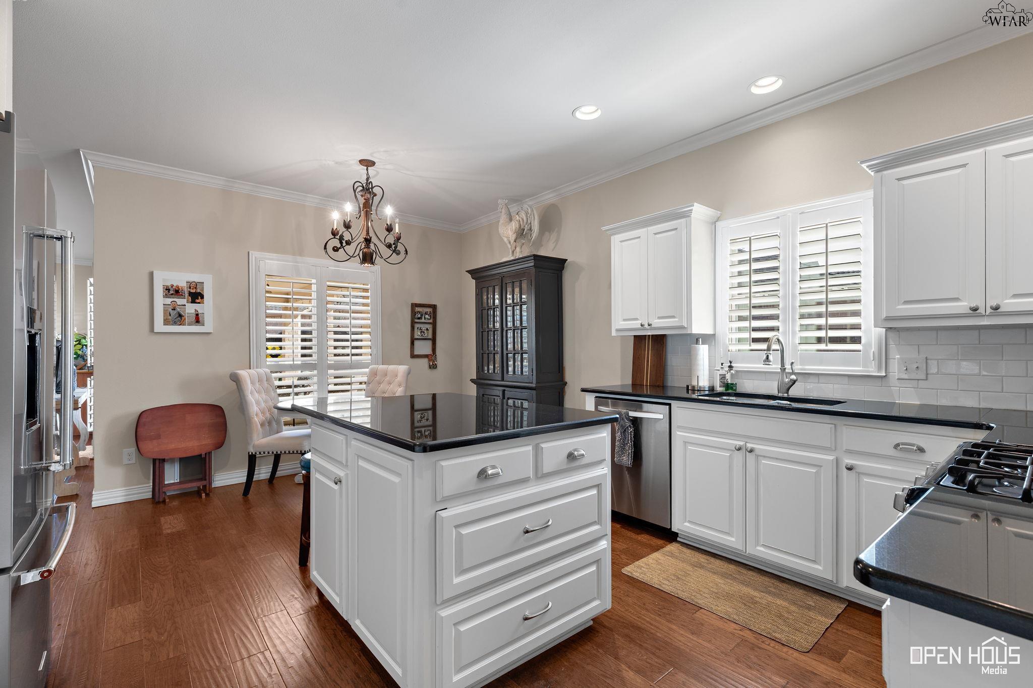 2924 LOMA LINDA LANE