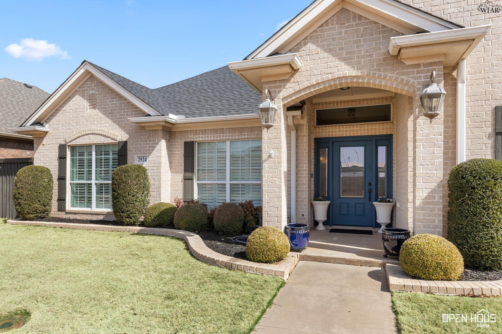 2924 LOMA LINDA LANE