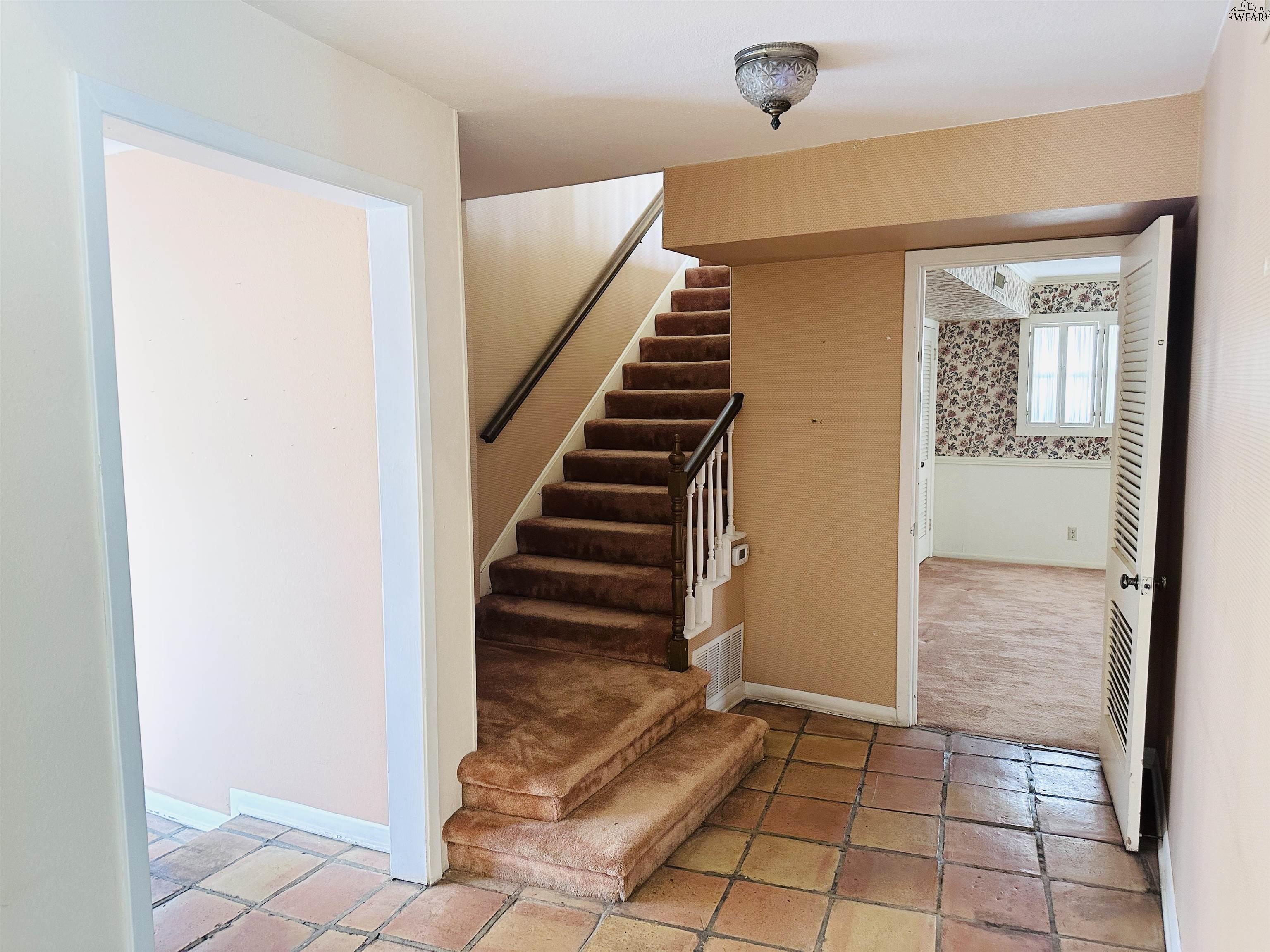 4219 LAKE PARK DRIVE