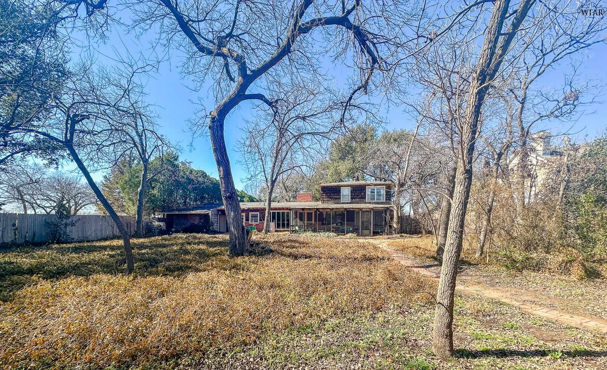 4219 LAKE PARK DRIVE