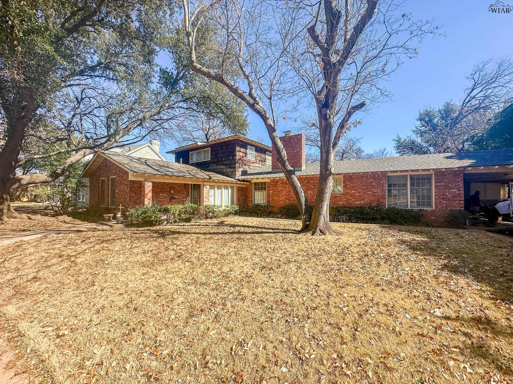 4219 LAKE PARK DRIVE