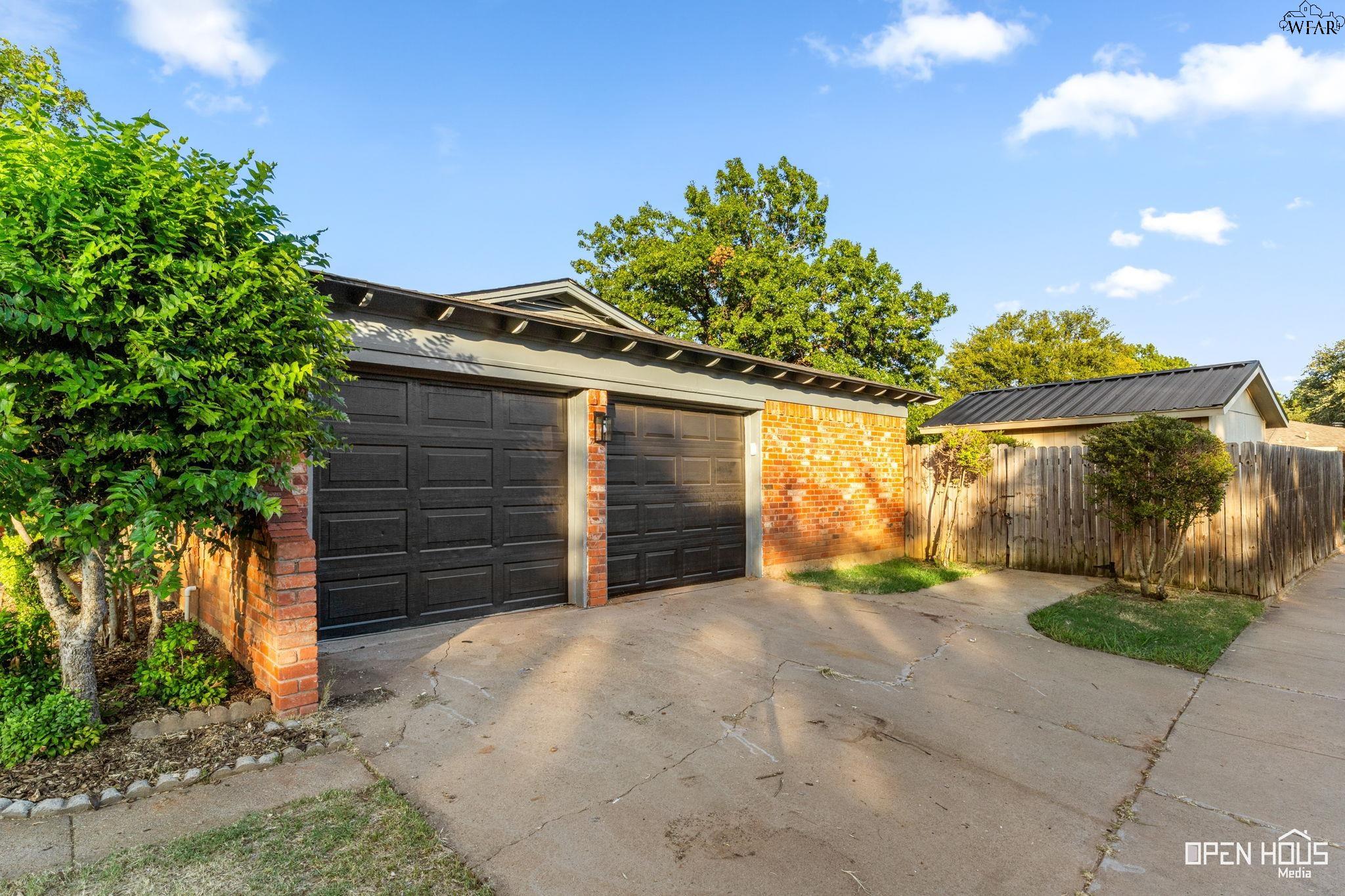 1543 SWEETBRIAR DRIVE