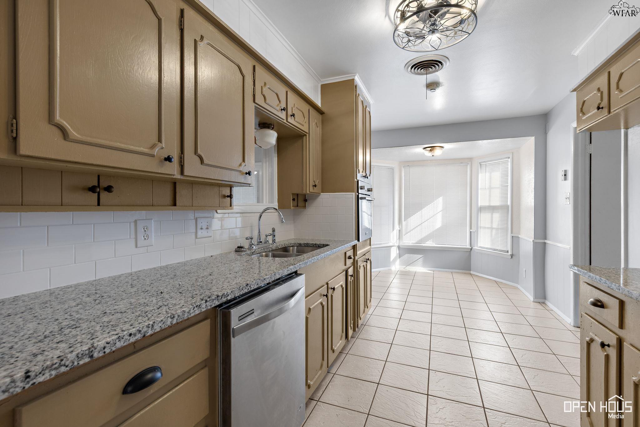 1543 SWEETBRIAR DRIVE