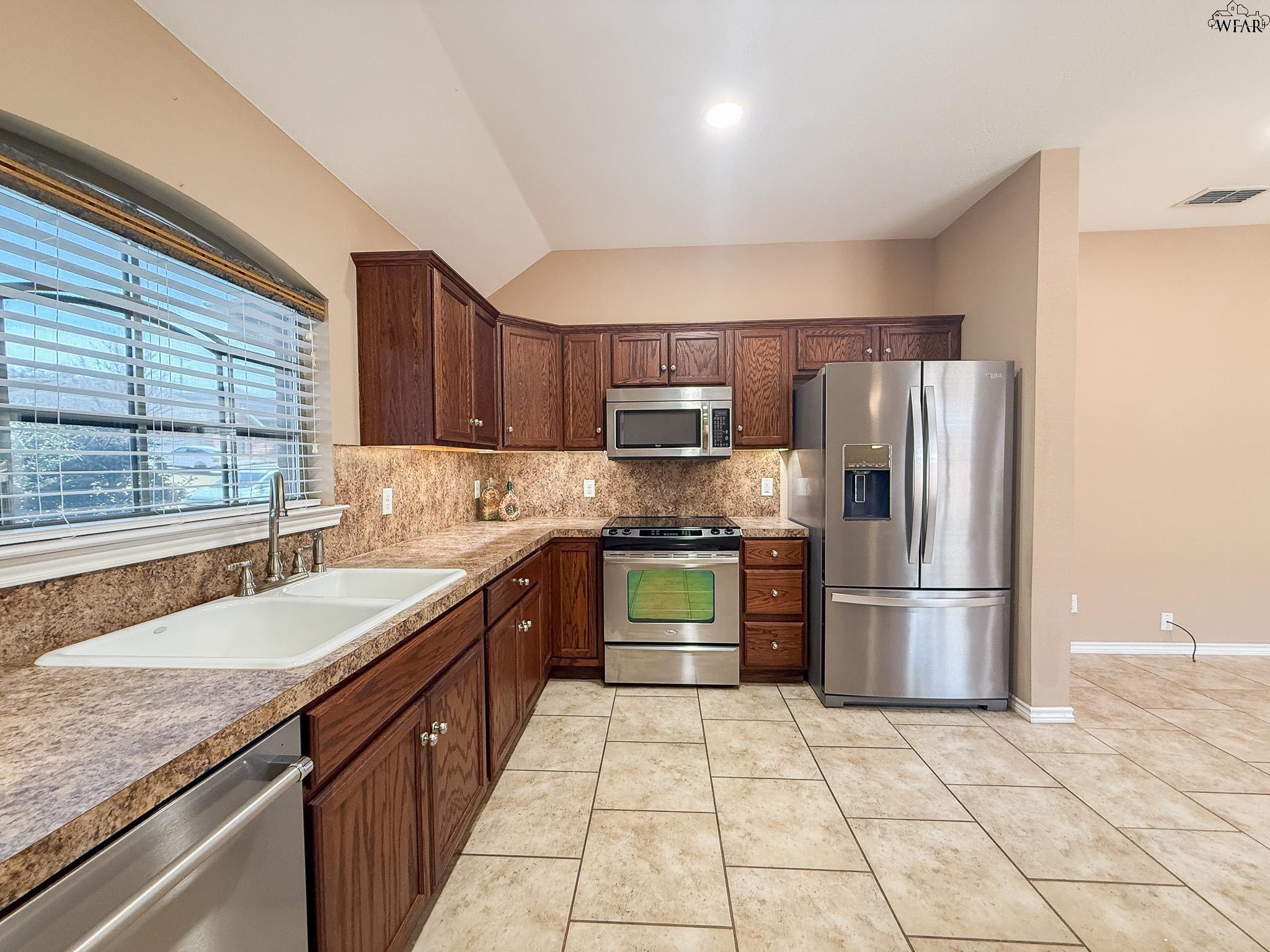 2010 WINDMILL LAKE AVENUE