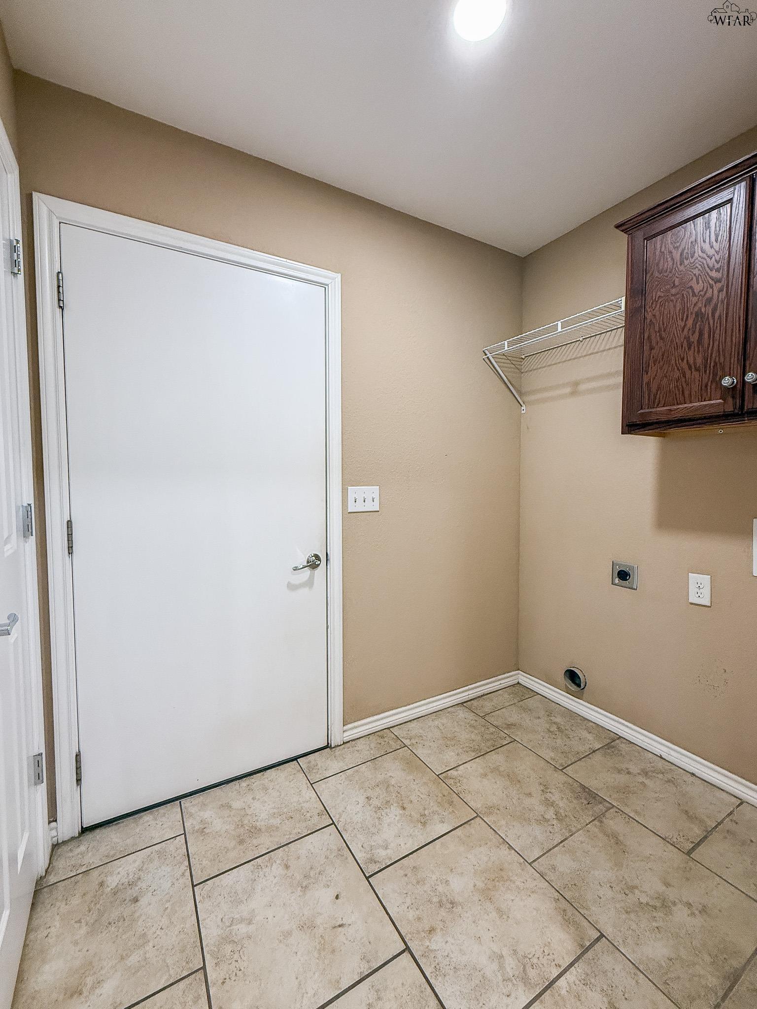 2010 WINDMILL LAKE AVENUE