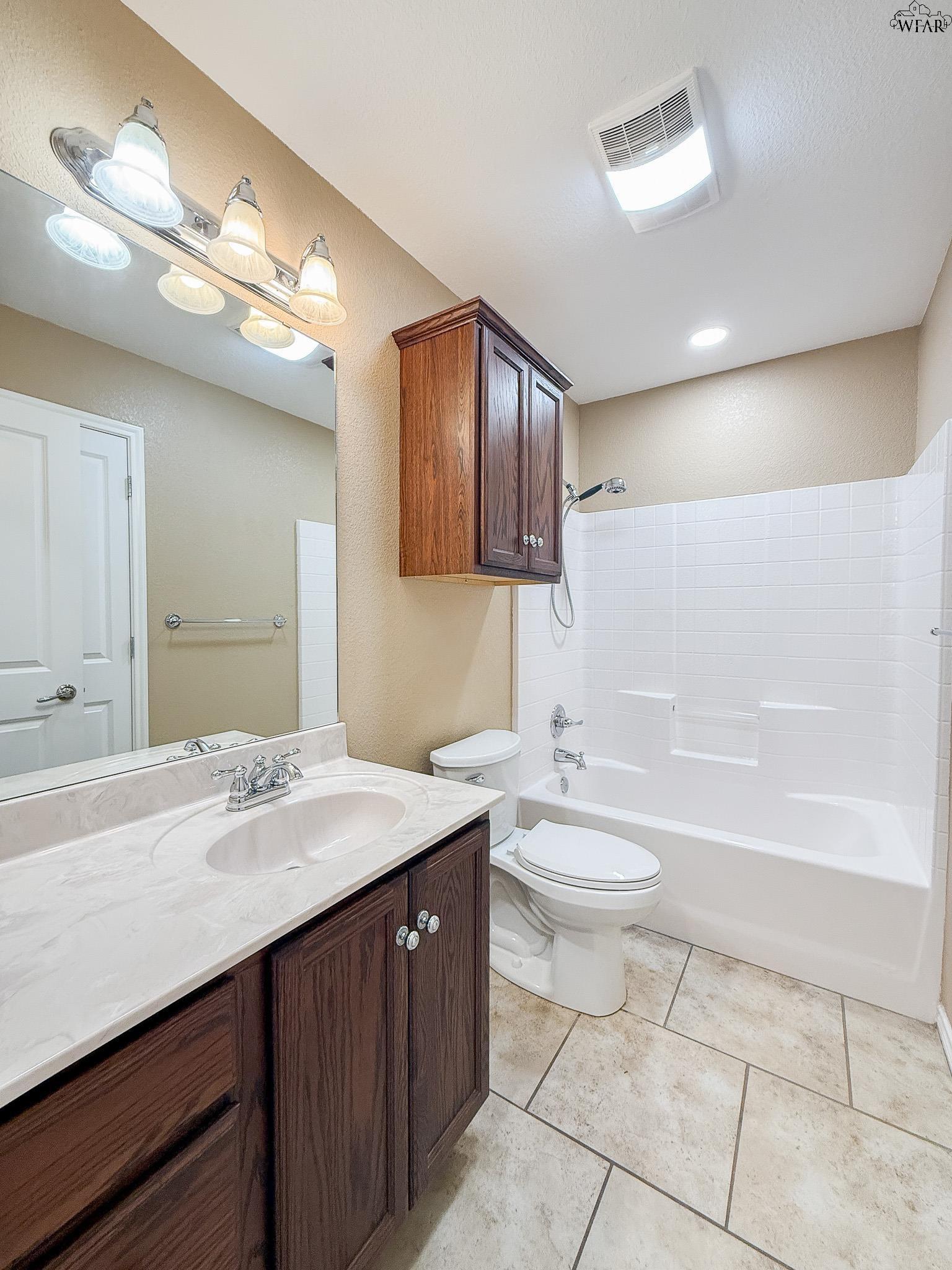 2010 WINDMILL LAKE AVENUE