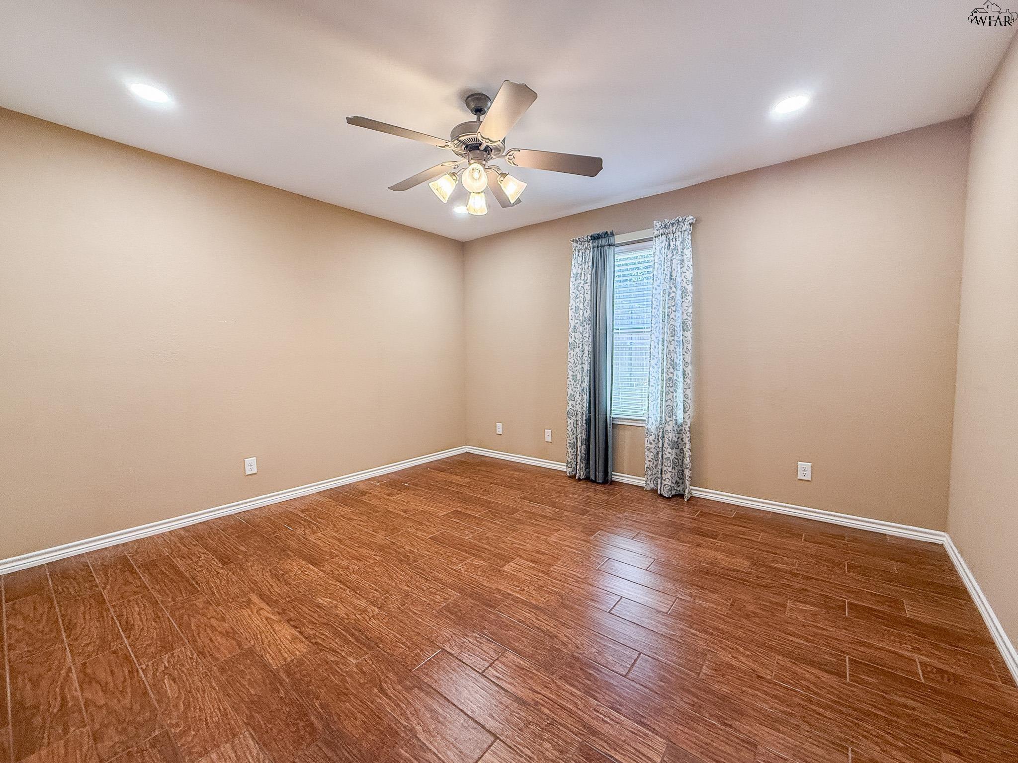 2010 WINDMILL LAKE AVENUE