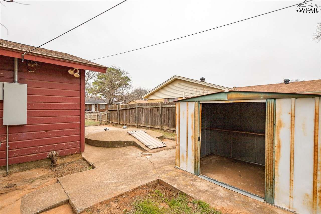 1201 SHADY LANE