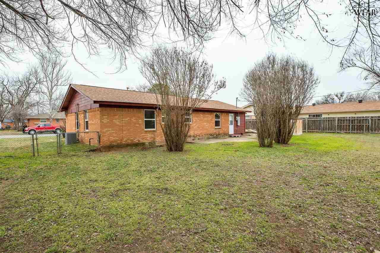 1201 SHADY LANE
