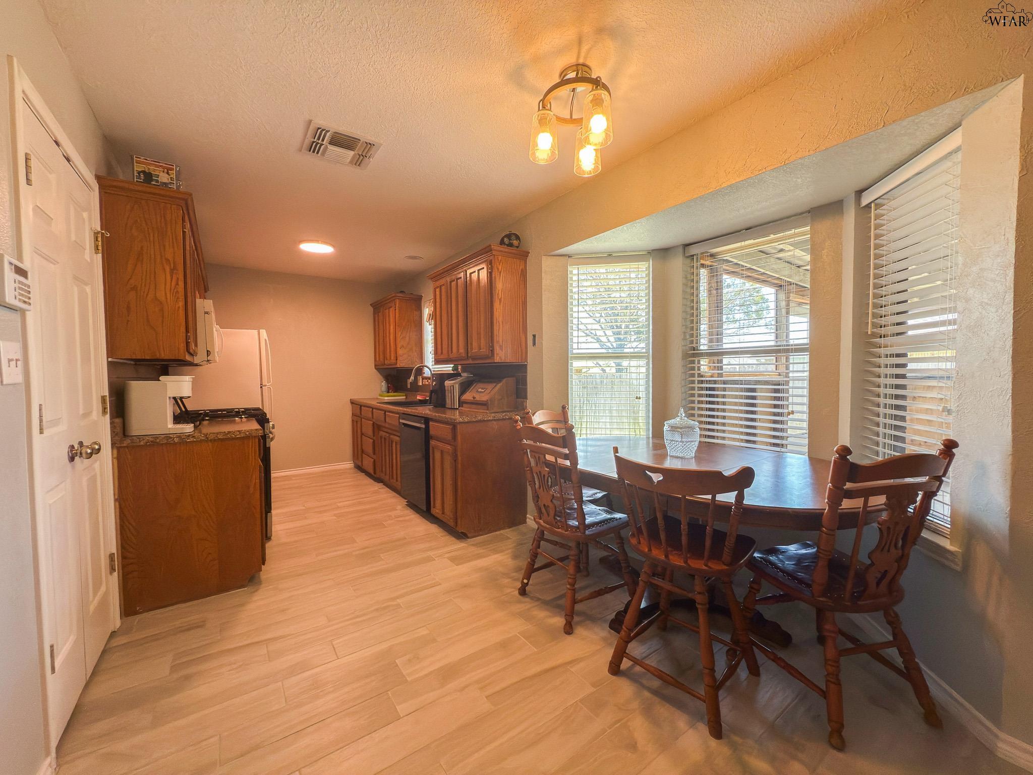 1217 WENDY RIDGE
