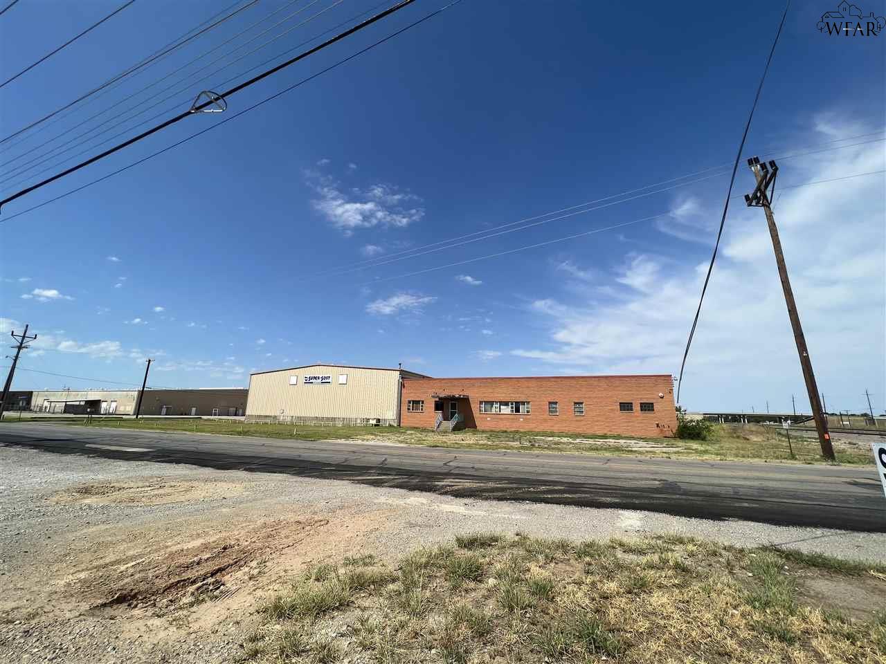 912 N BEVERLY DRIVE