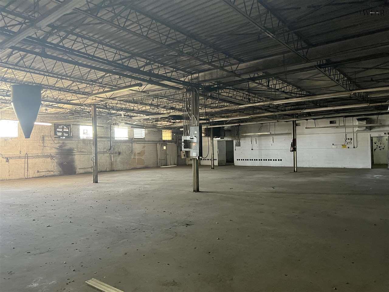 912 N BEVERLY DRIVE