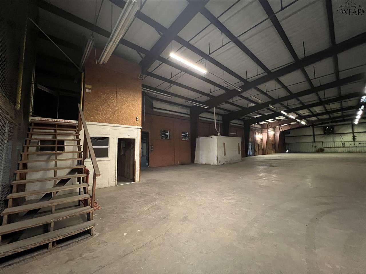 912 N BEVERLY DRIVE