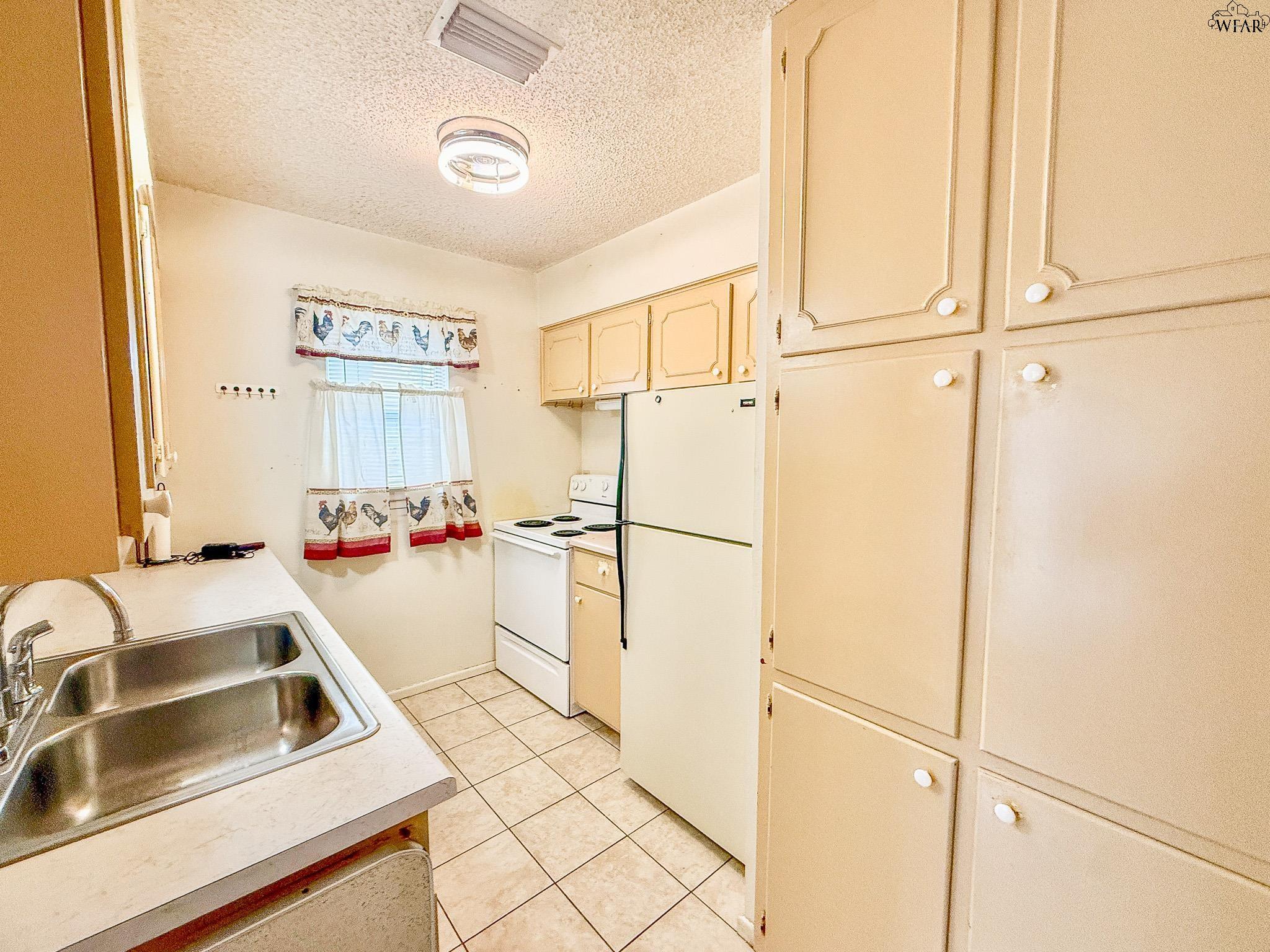 4500 SPANISH TRACE Unit: unit 4