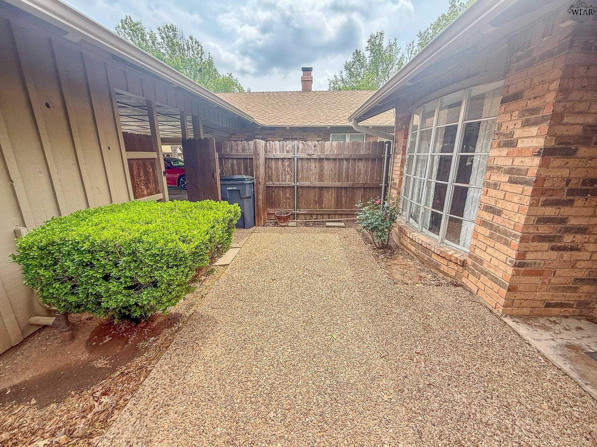 4500 SPANISH TRACE Unit: unit 4