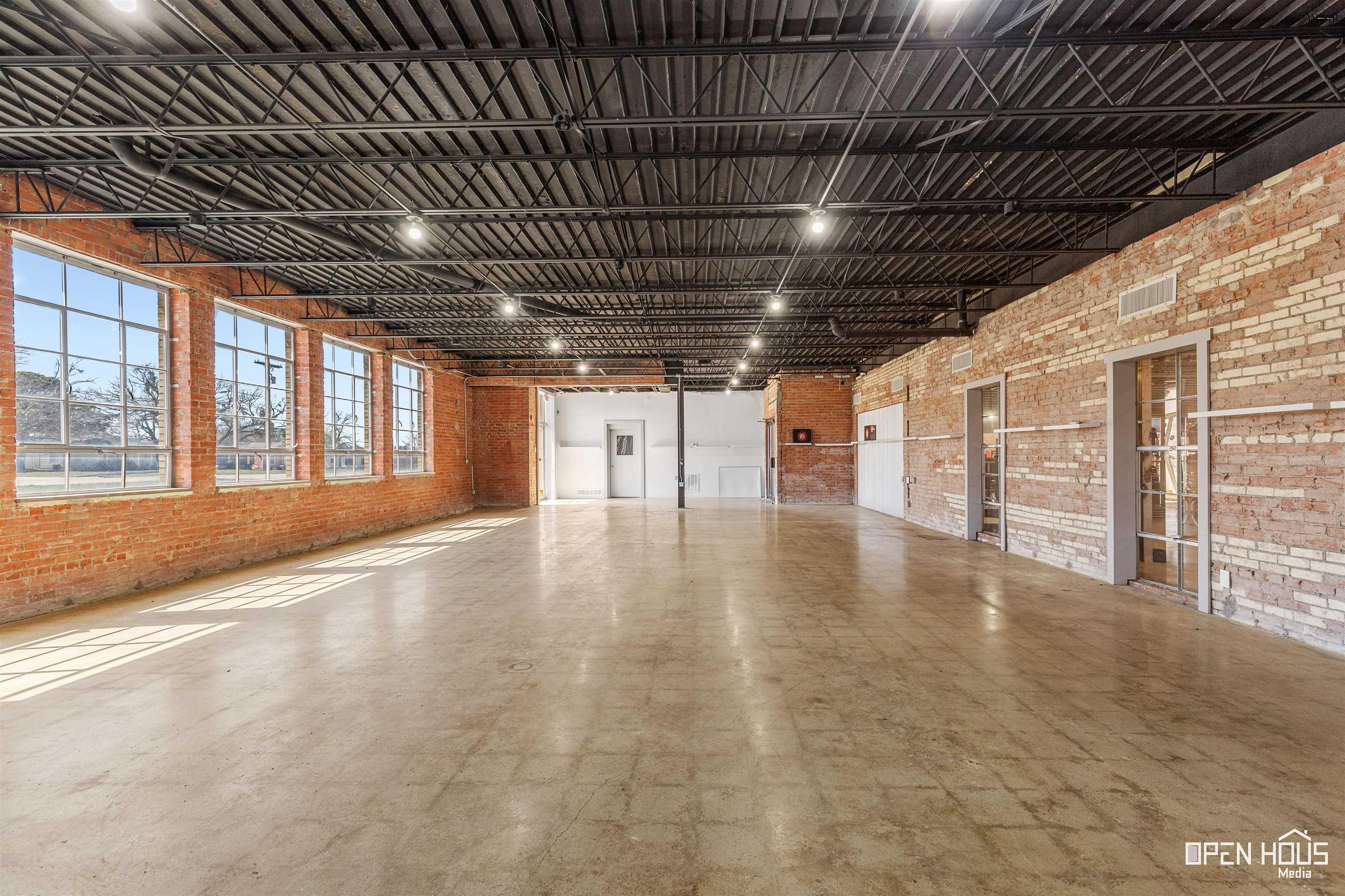 917 E HWY 82 Unit: STE A