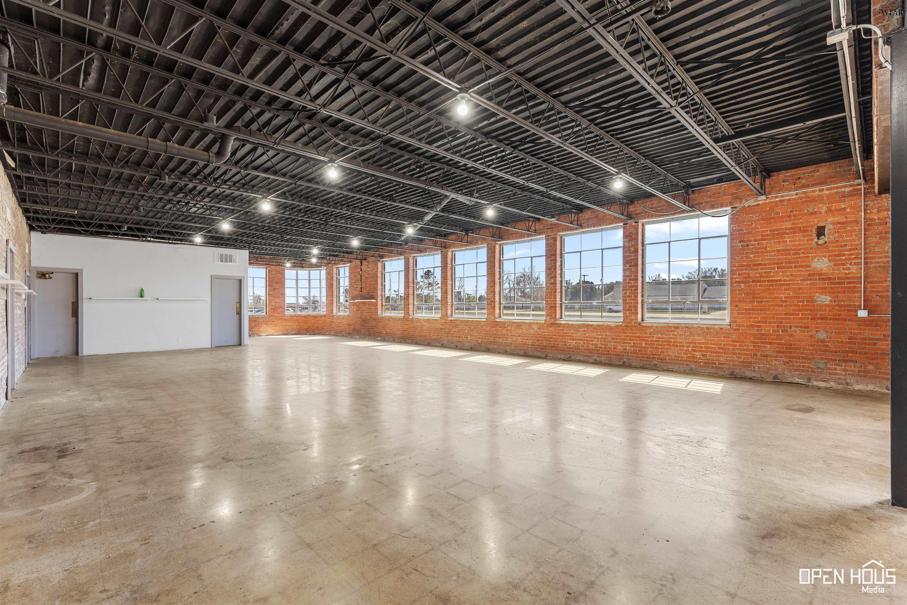 917 E HWY 82 Unit: STE A