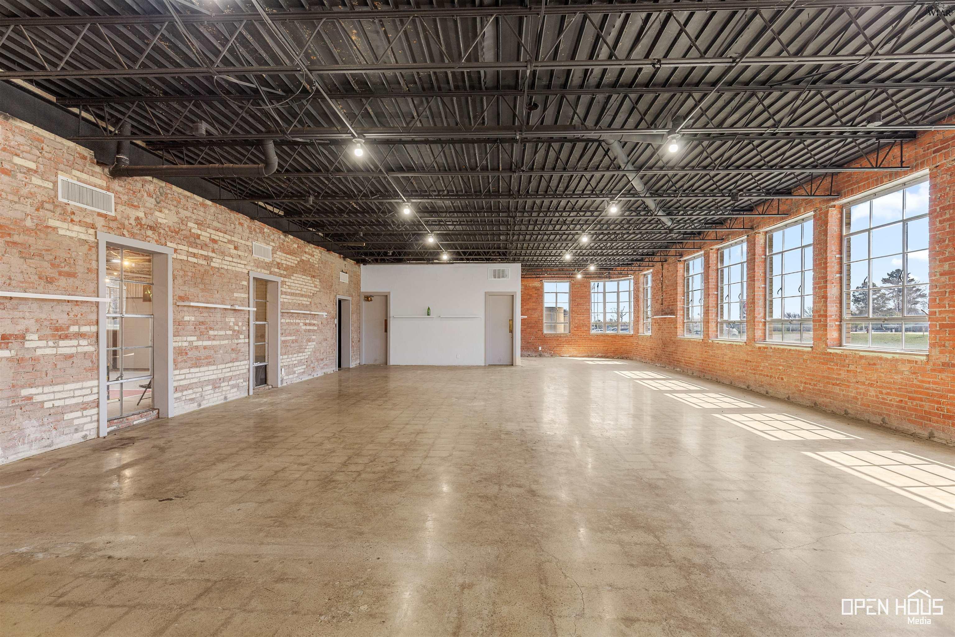 917 E HWY 82 Unit: STE A