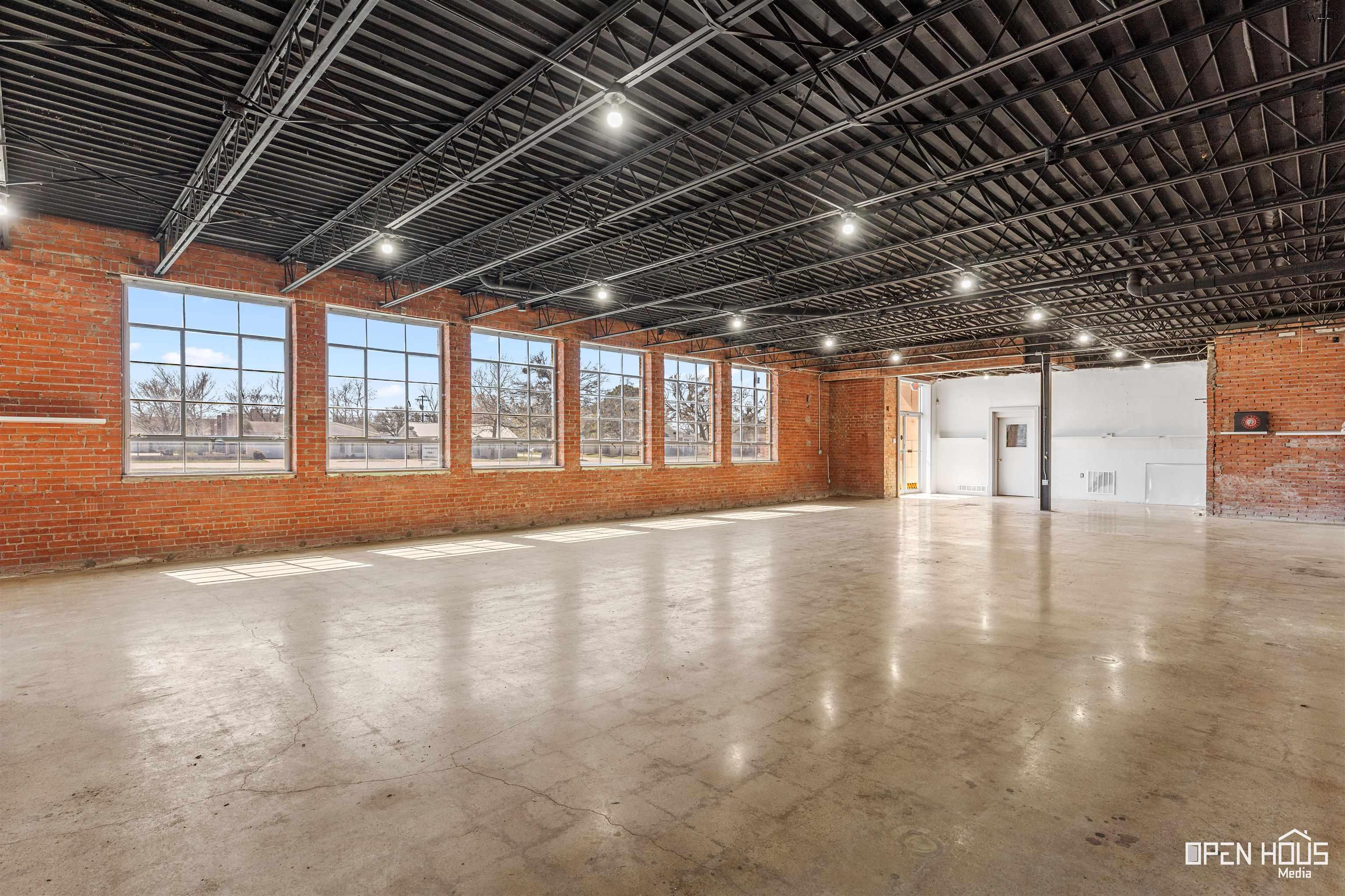 917 E HWY 82 Unit: STE A