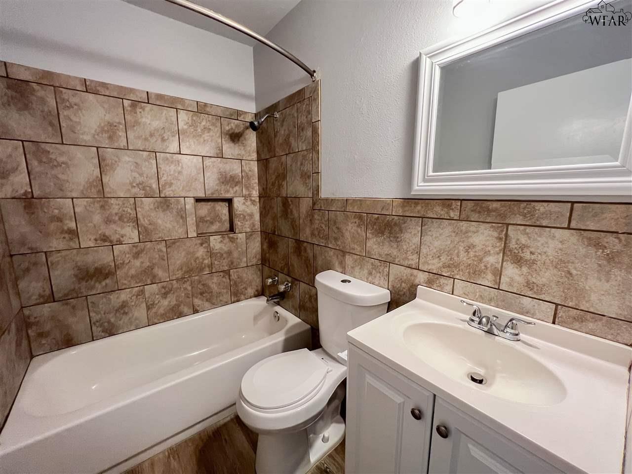 5402 HOOPER DRIVE