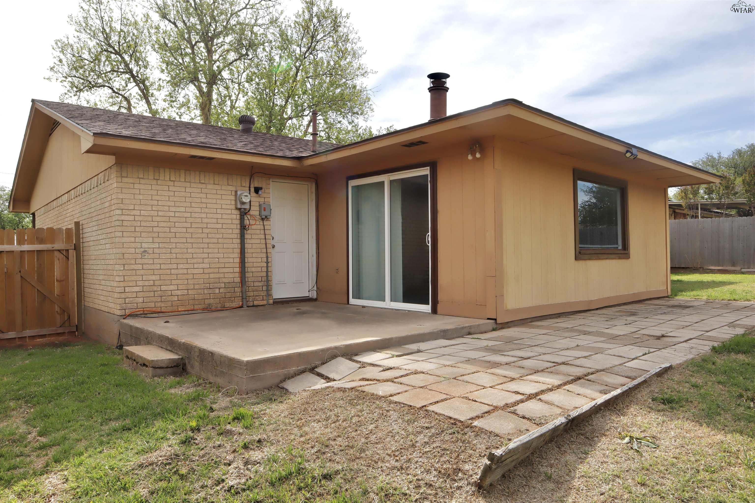 5402 HOOPER DRIVE