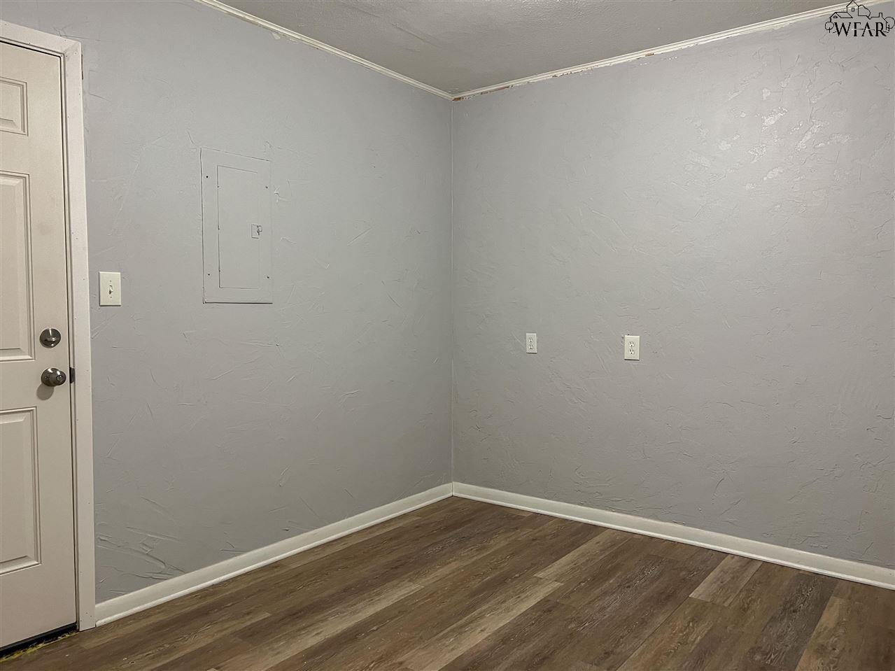 5402 HOOPER DRIVE