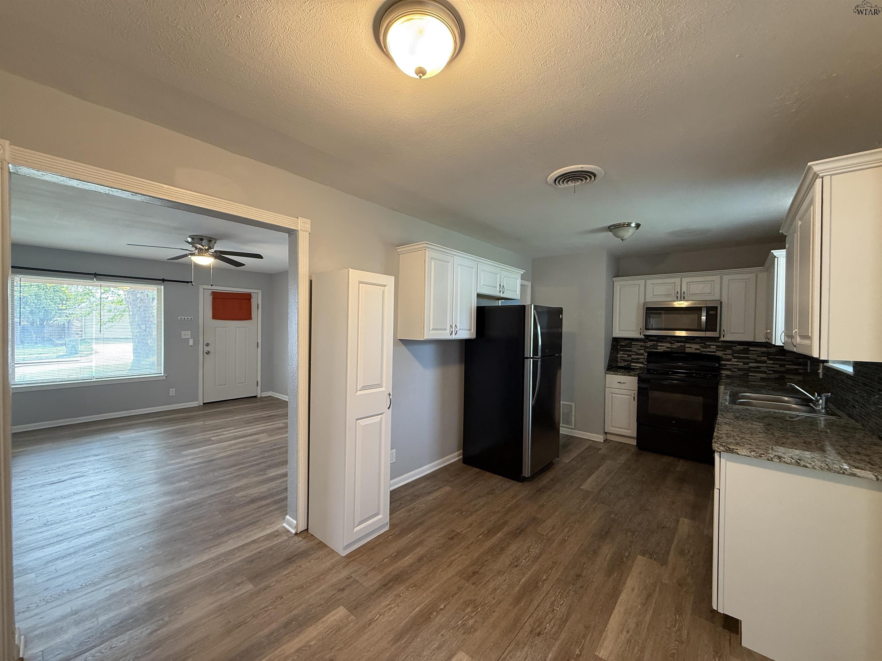 5402 HOOPER DRIVE