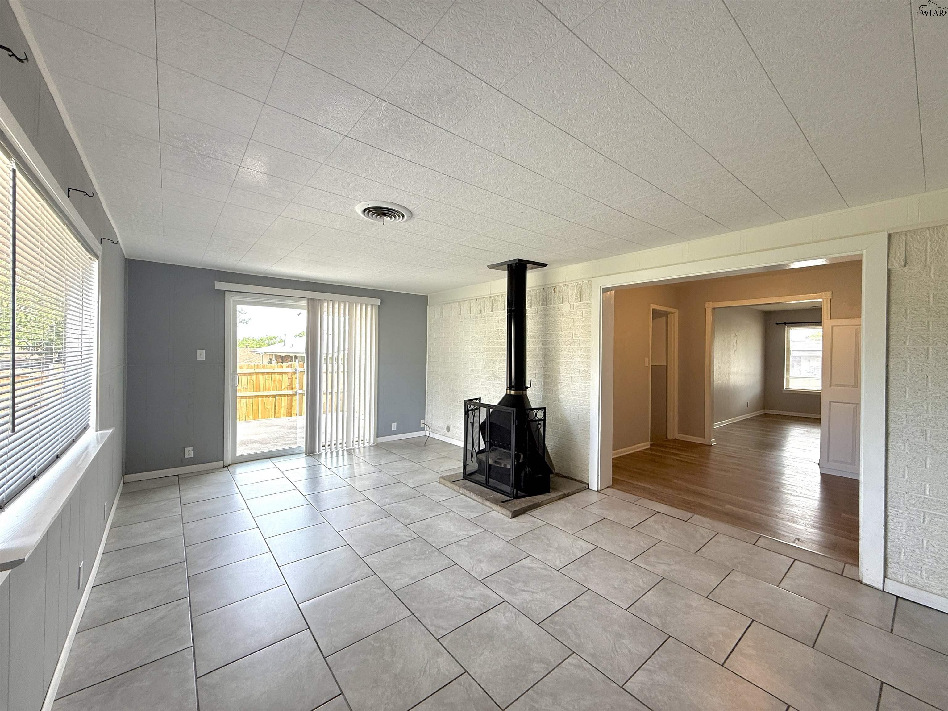 5402 HOOPER DRIVE