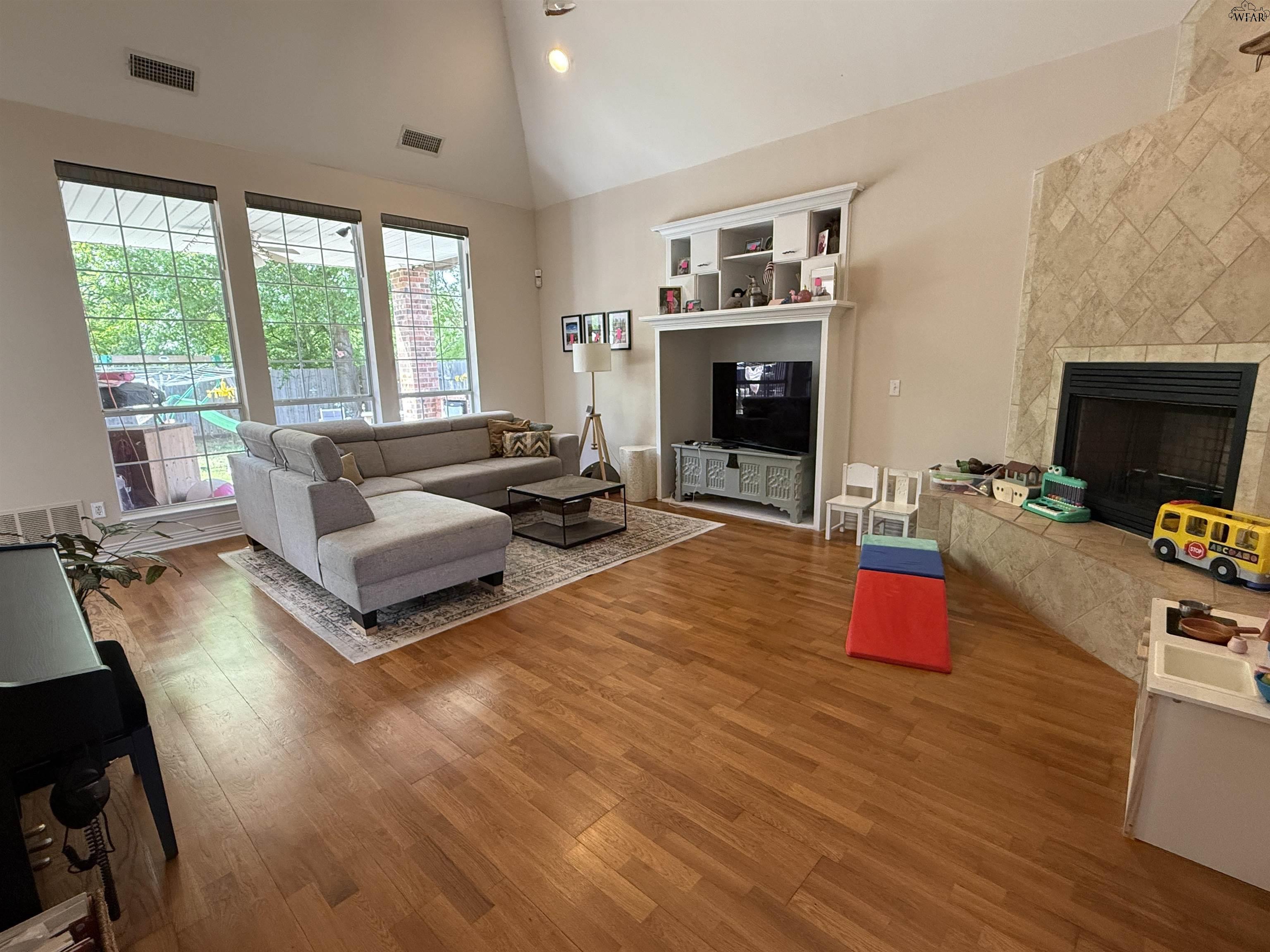 5437 PRAIRIE LACE LANE