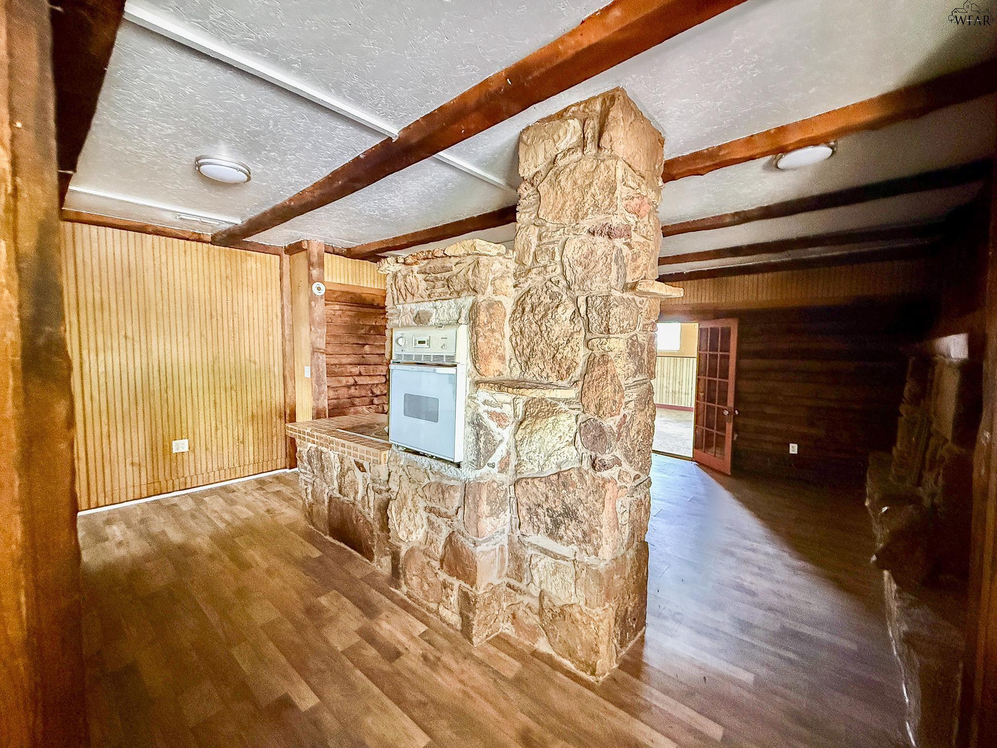 9485 SEYMOUR HIGHWAY