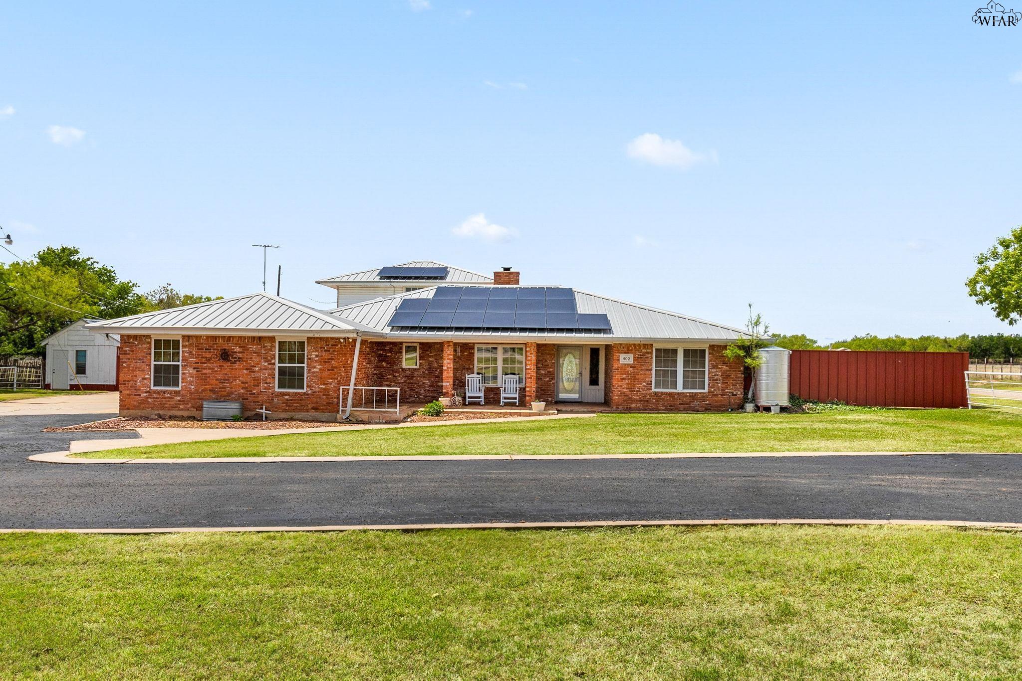402 N FM 369