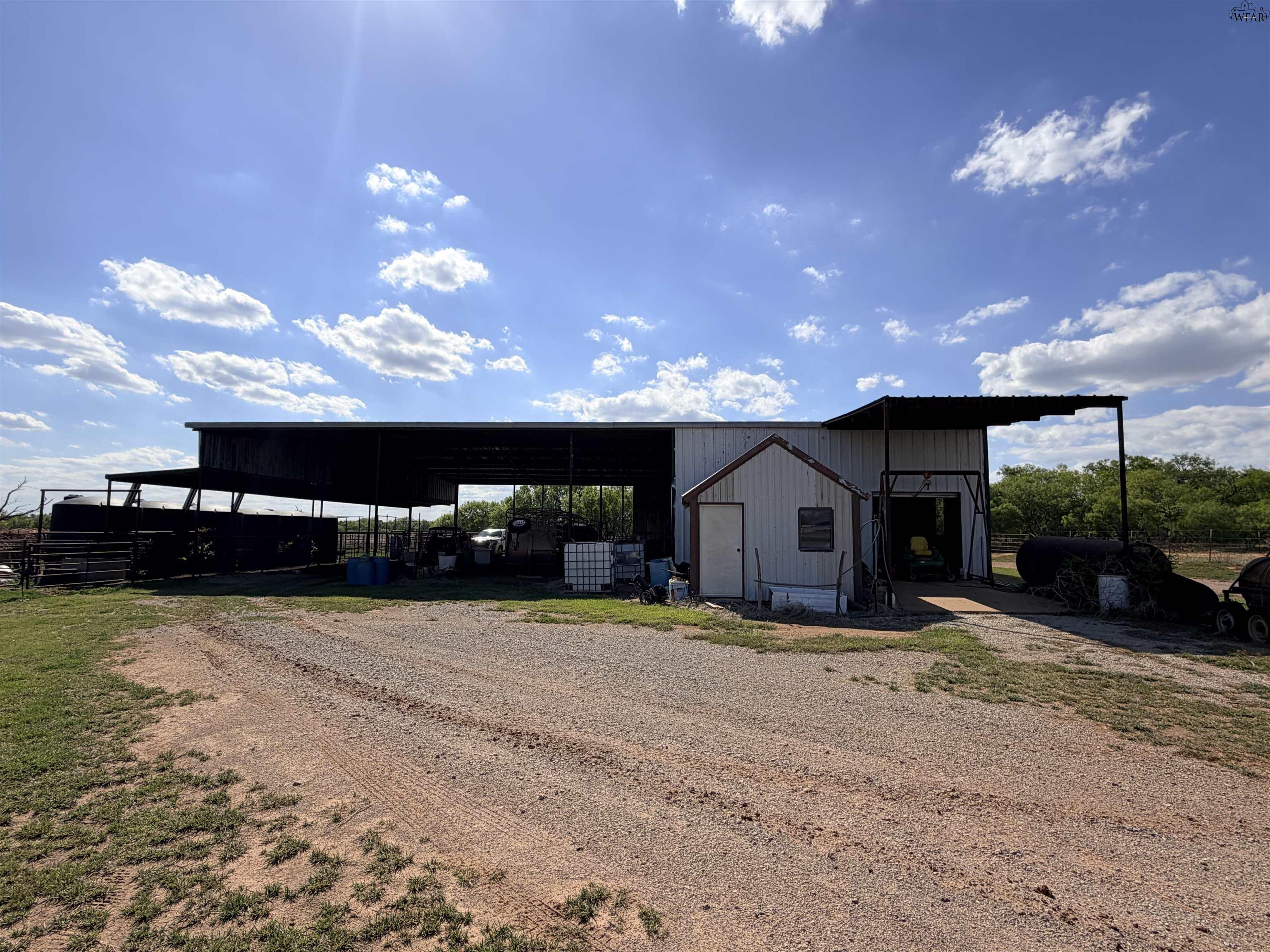 402 N FM 369