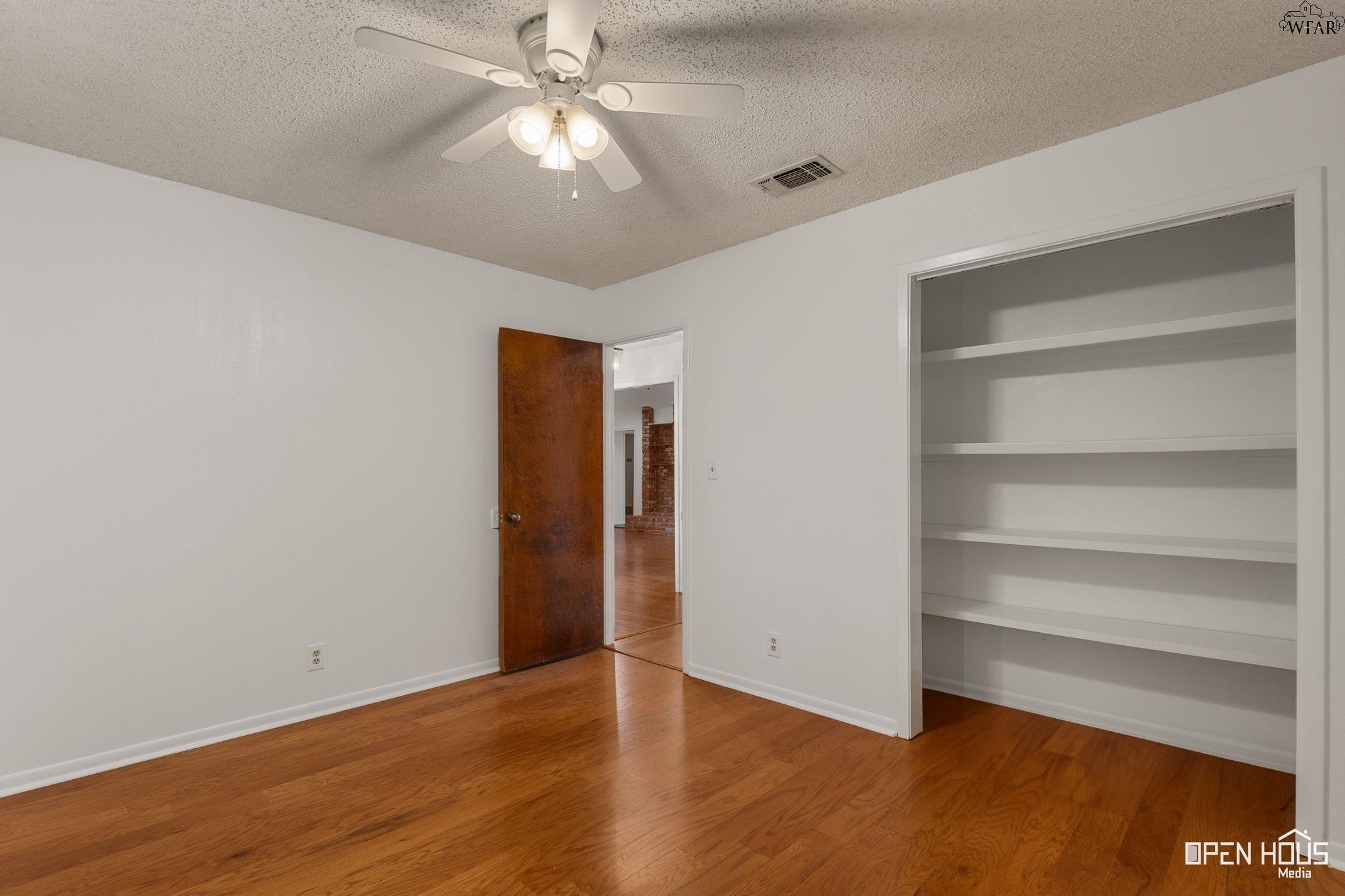 402 N FM 369