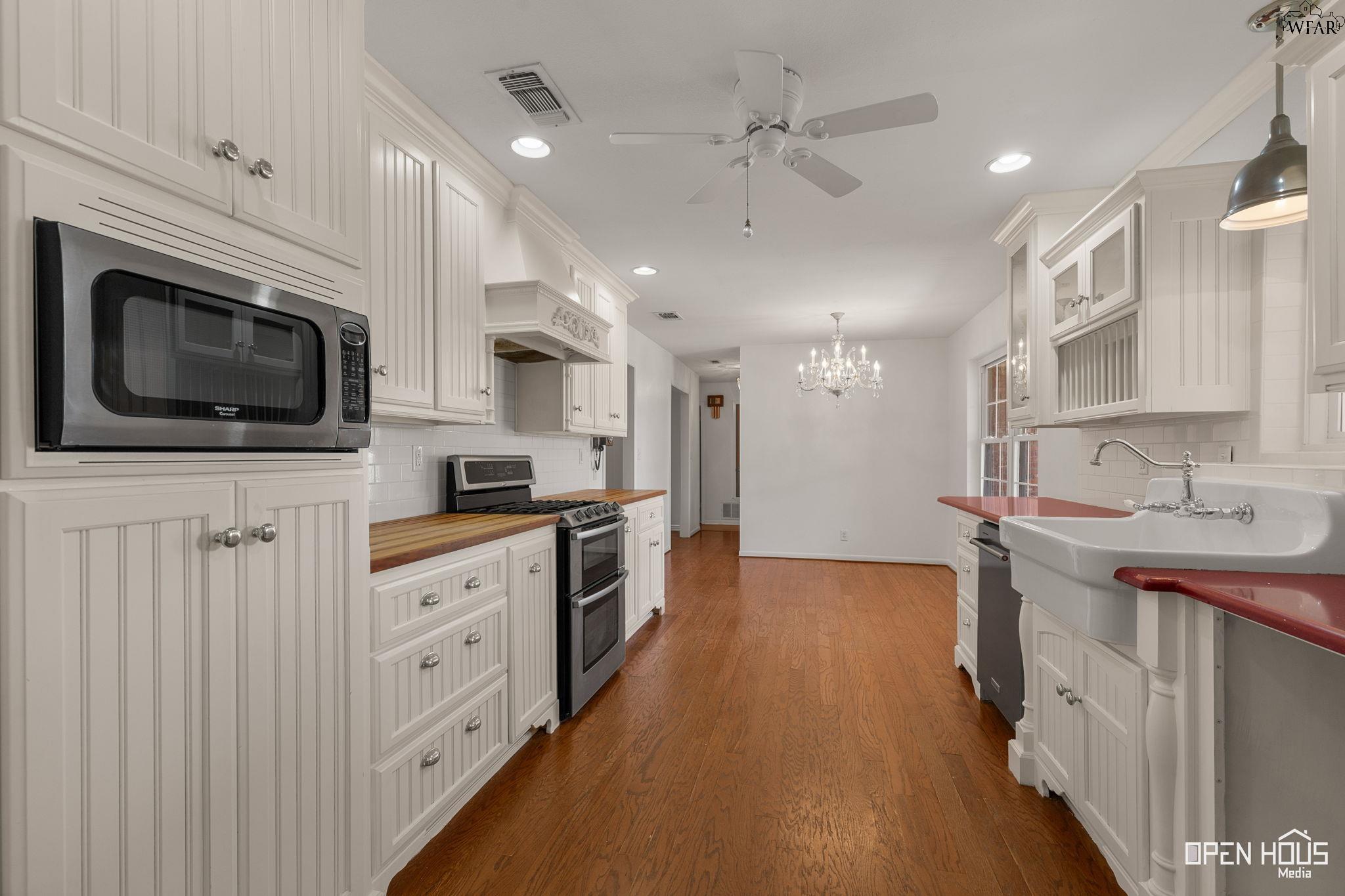 402 N FM 369
