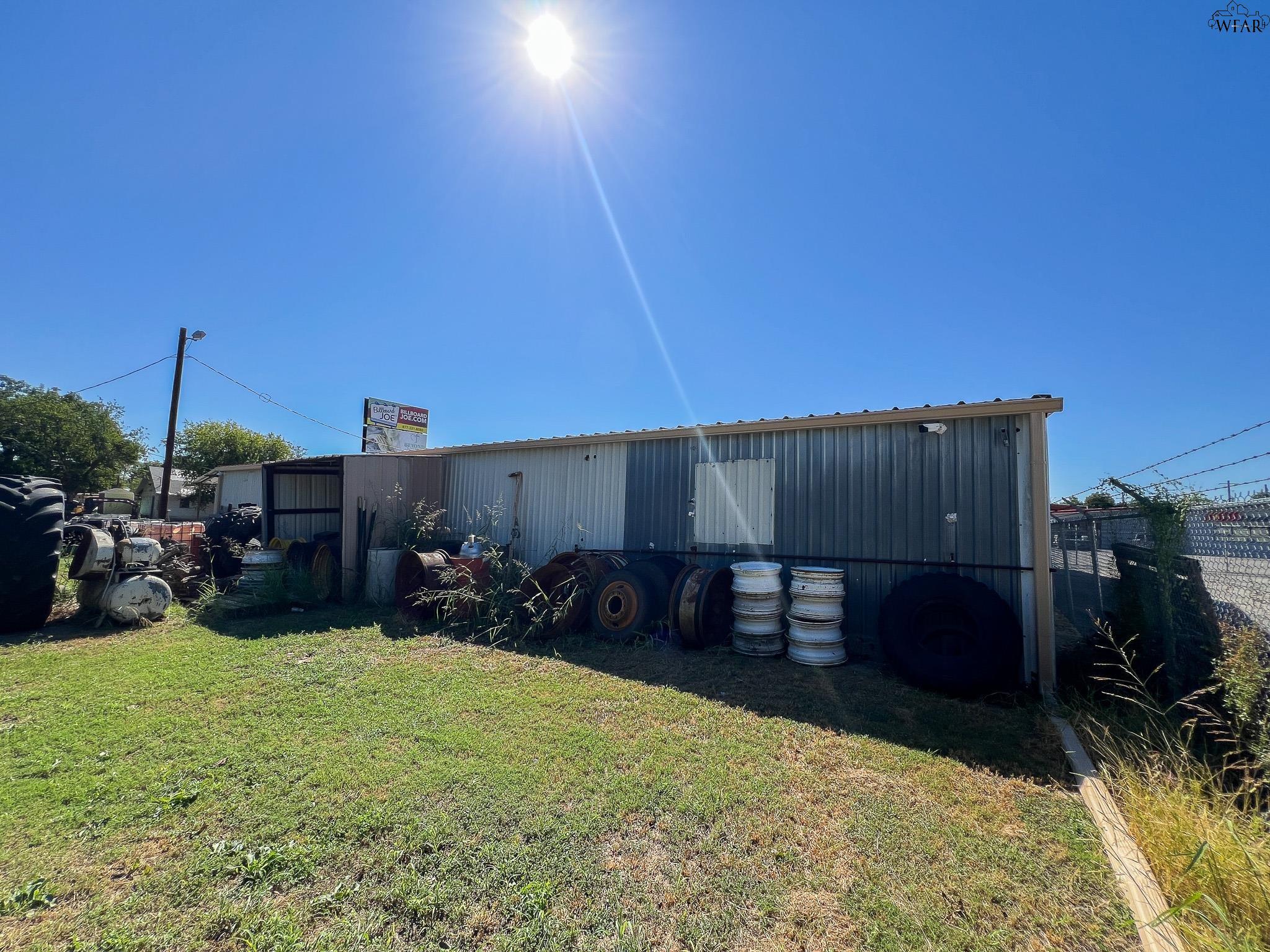 1106 W MAIN STREET