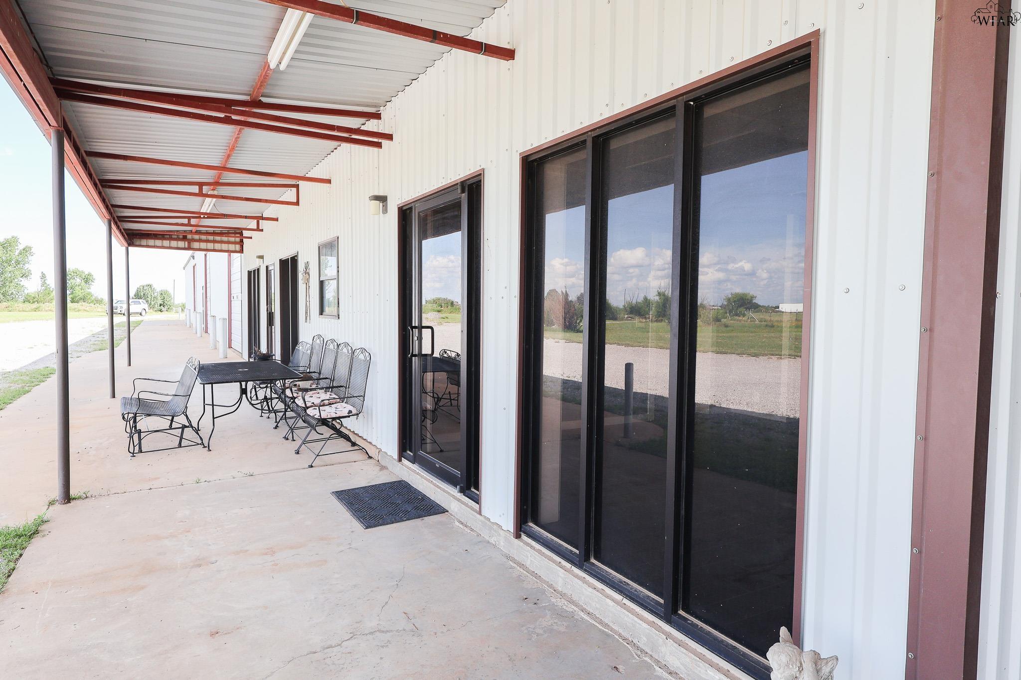 284, 288 W JENTSCH ROAD