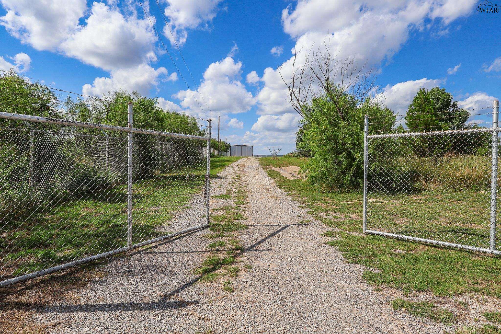 284, 288 W JENTSCH ROAD