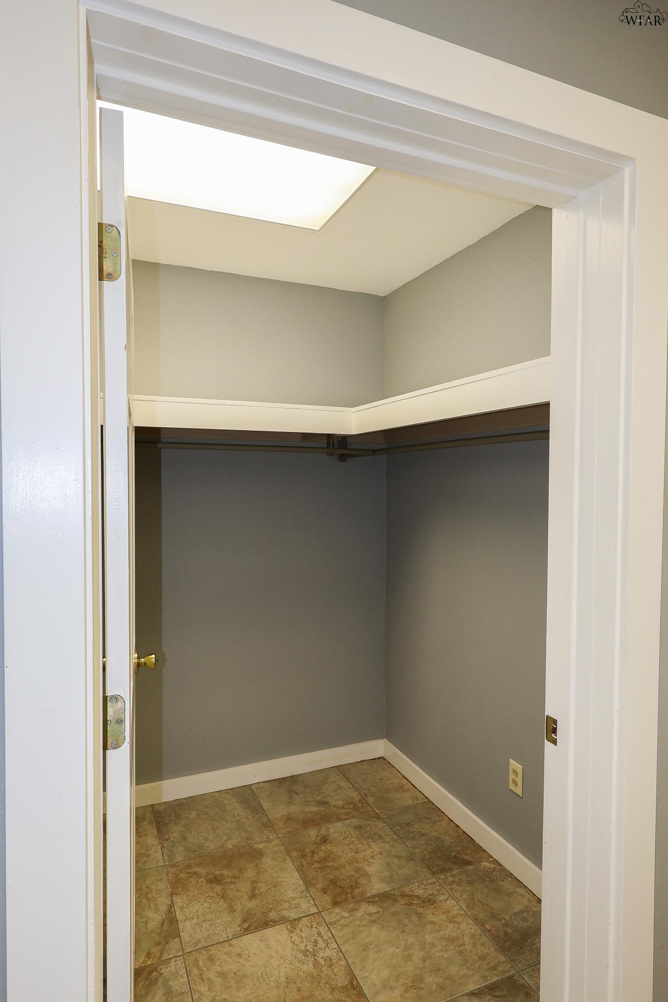 284, 288 W JENTSCH ROAD