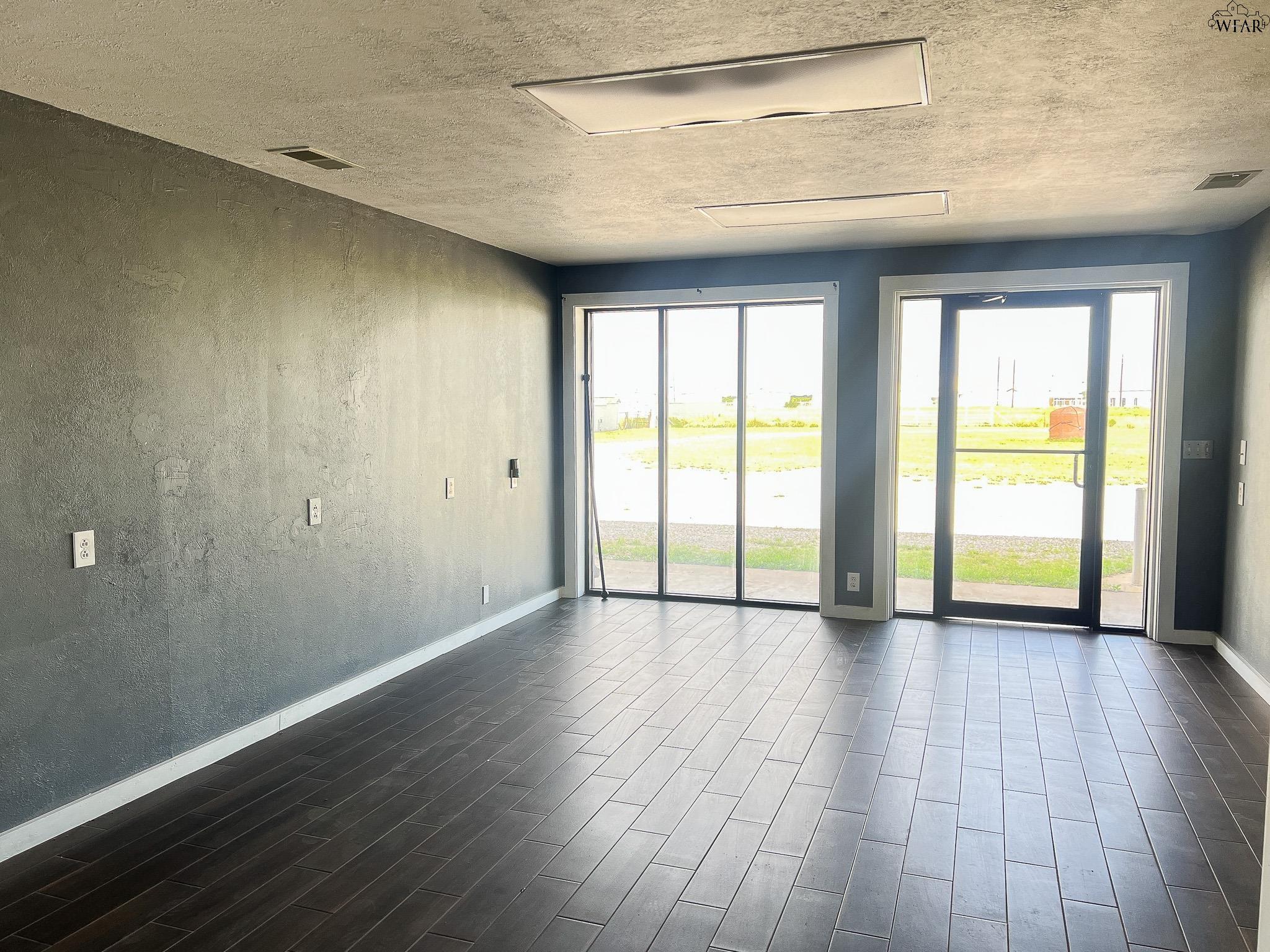 284, 288 W JENTSCH ROAD