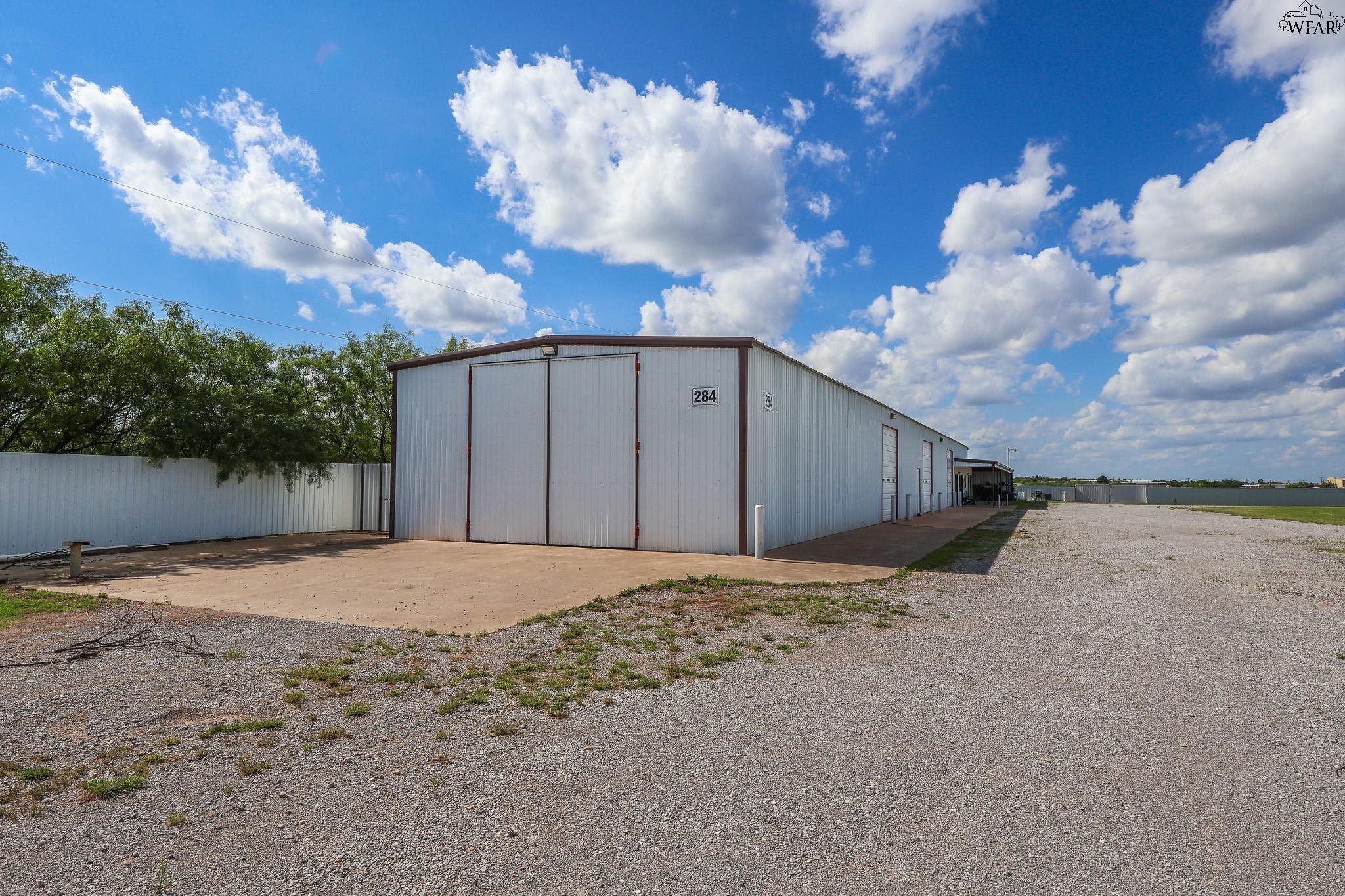 284, 288 W JENTSCH ROAD