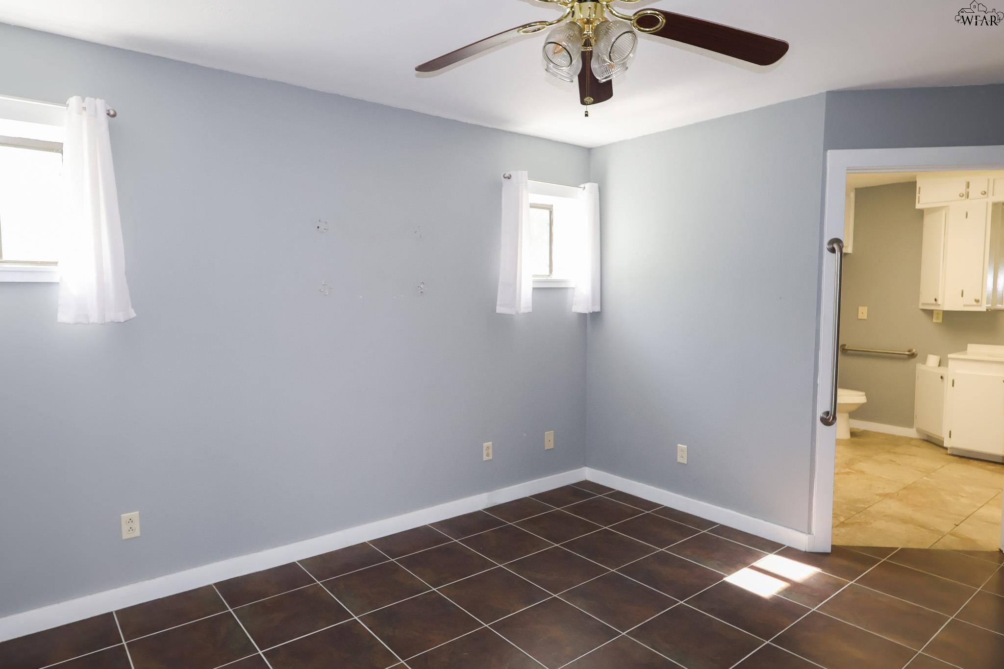 284, 288 W JENTSCH ROAD
