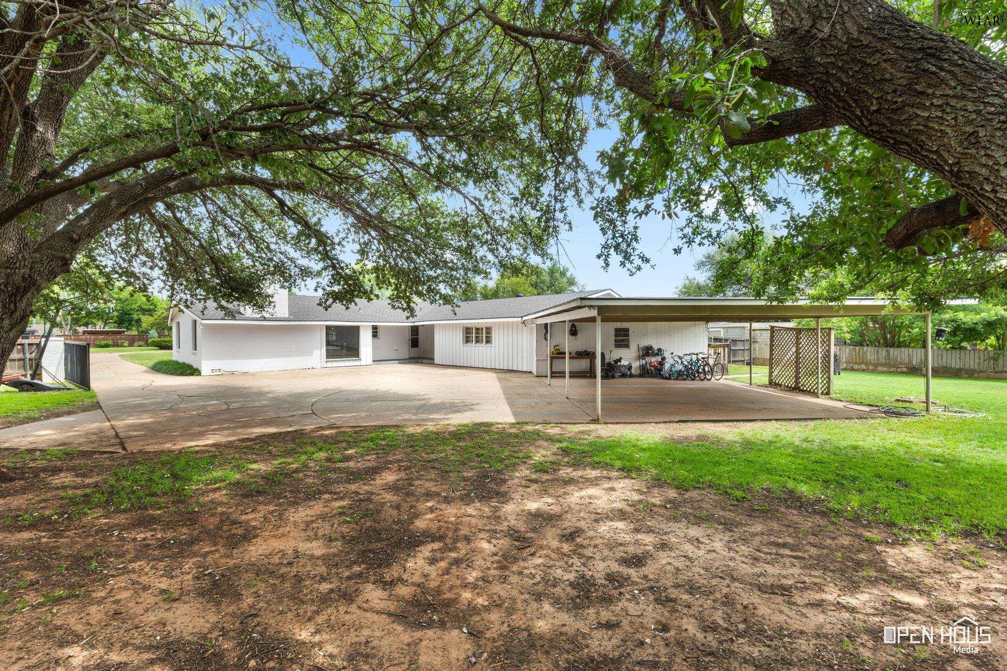 4516 LAKE PARK DRIVE