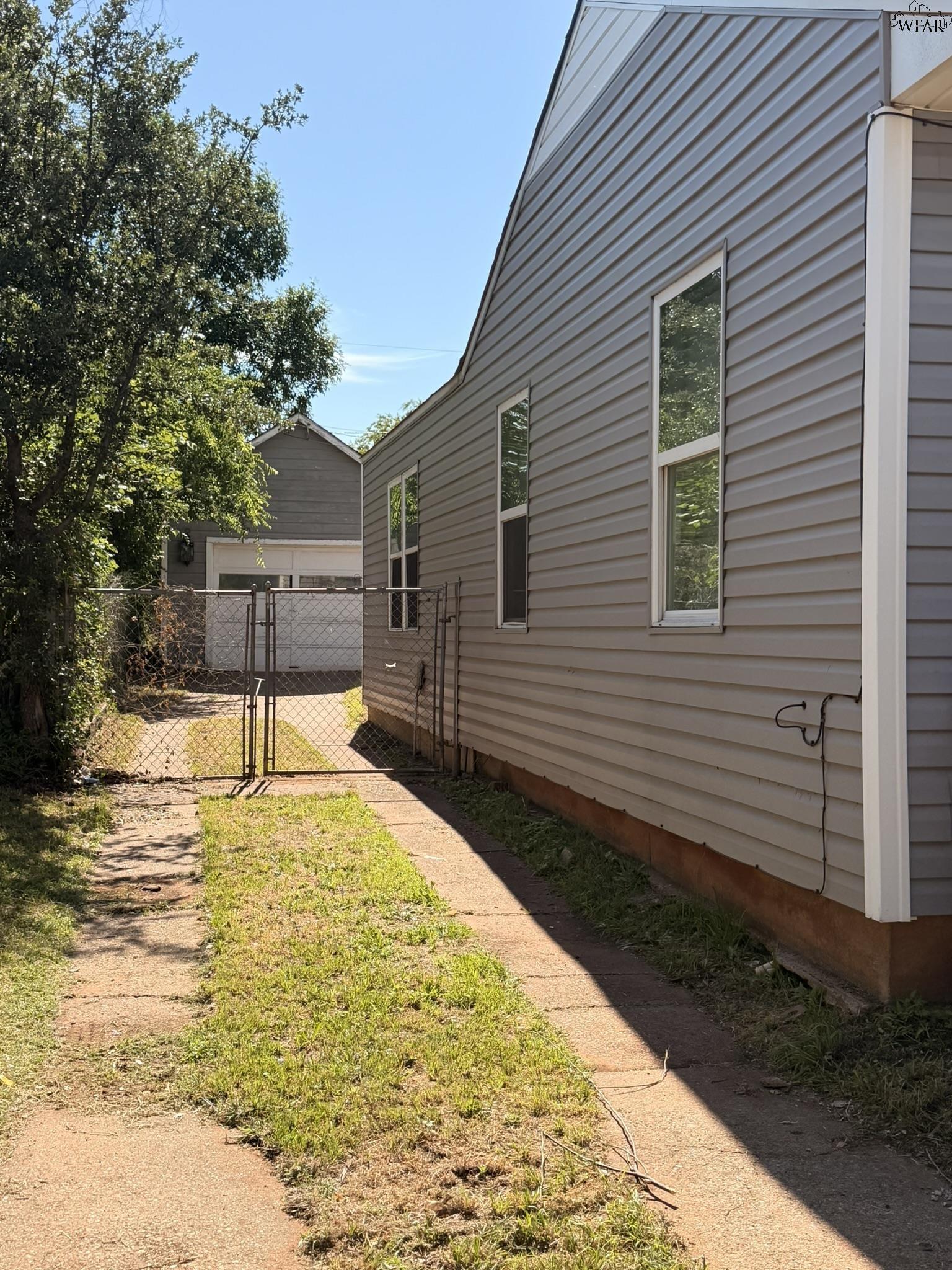 3003 LAWRENCE ROAD