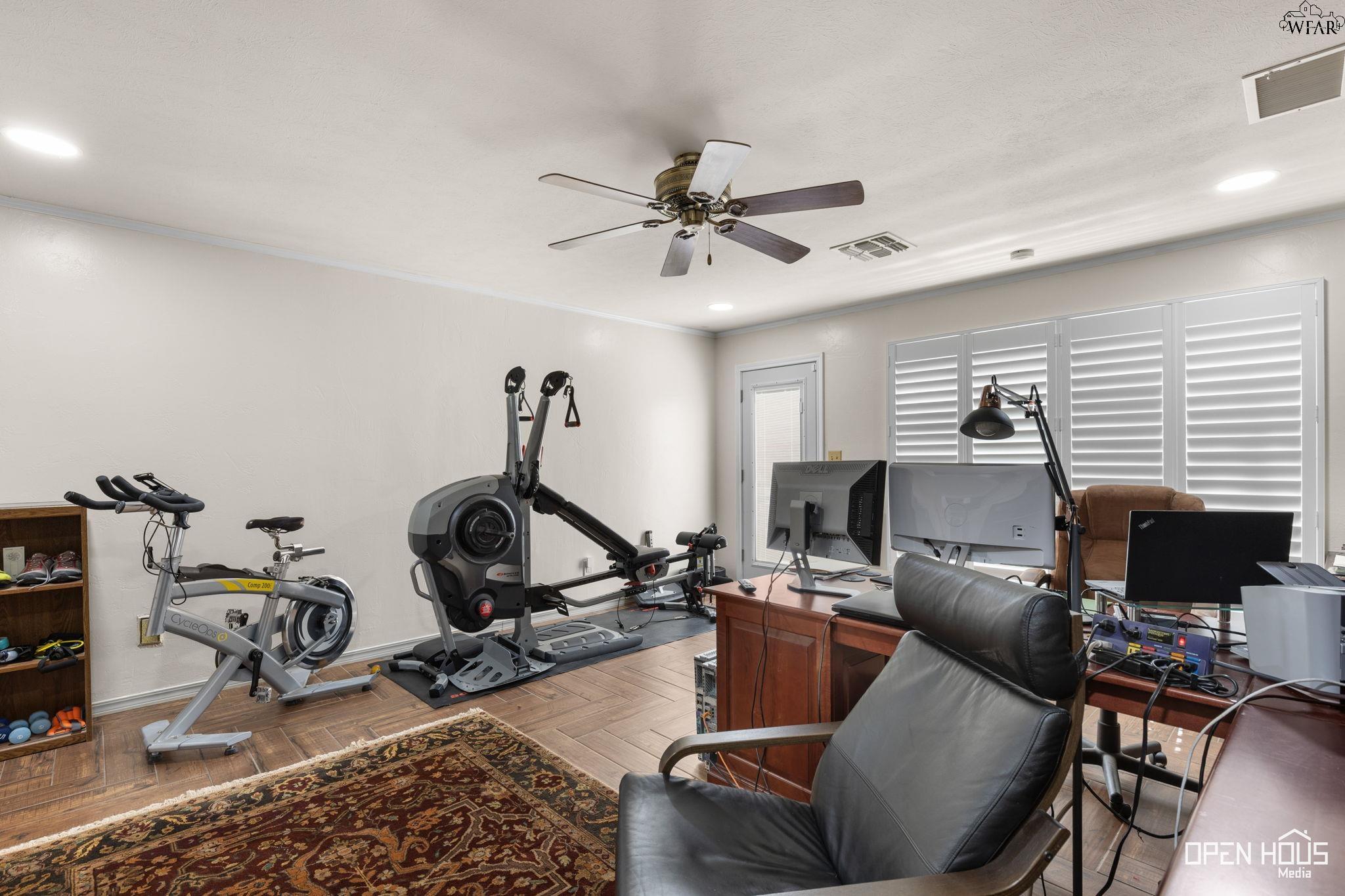 2404 MARIKA CIRCLE