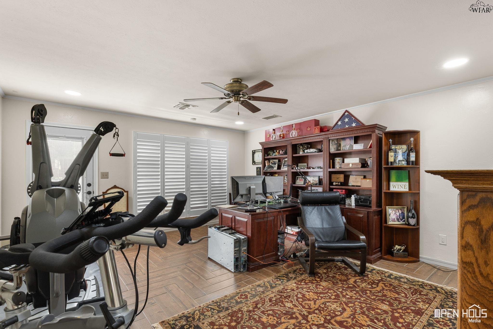 2404 MARIKA CIRCLE