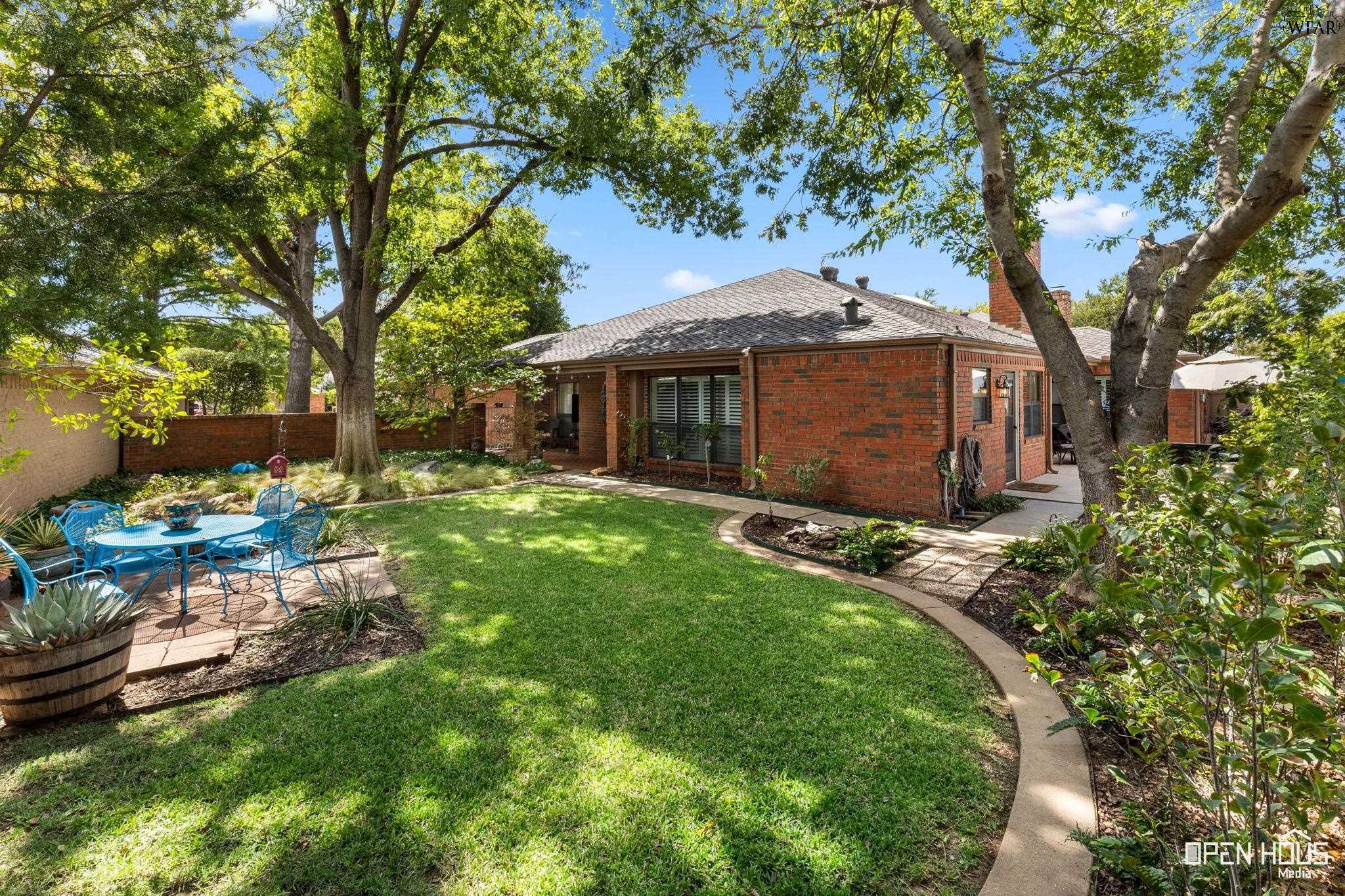 2404 MARIKA CIRCLE