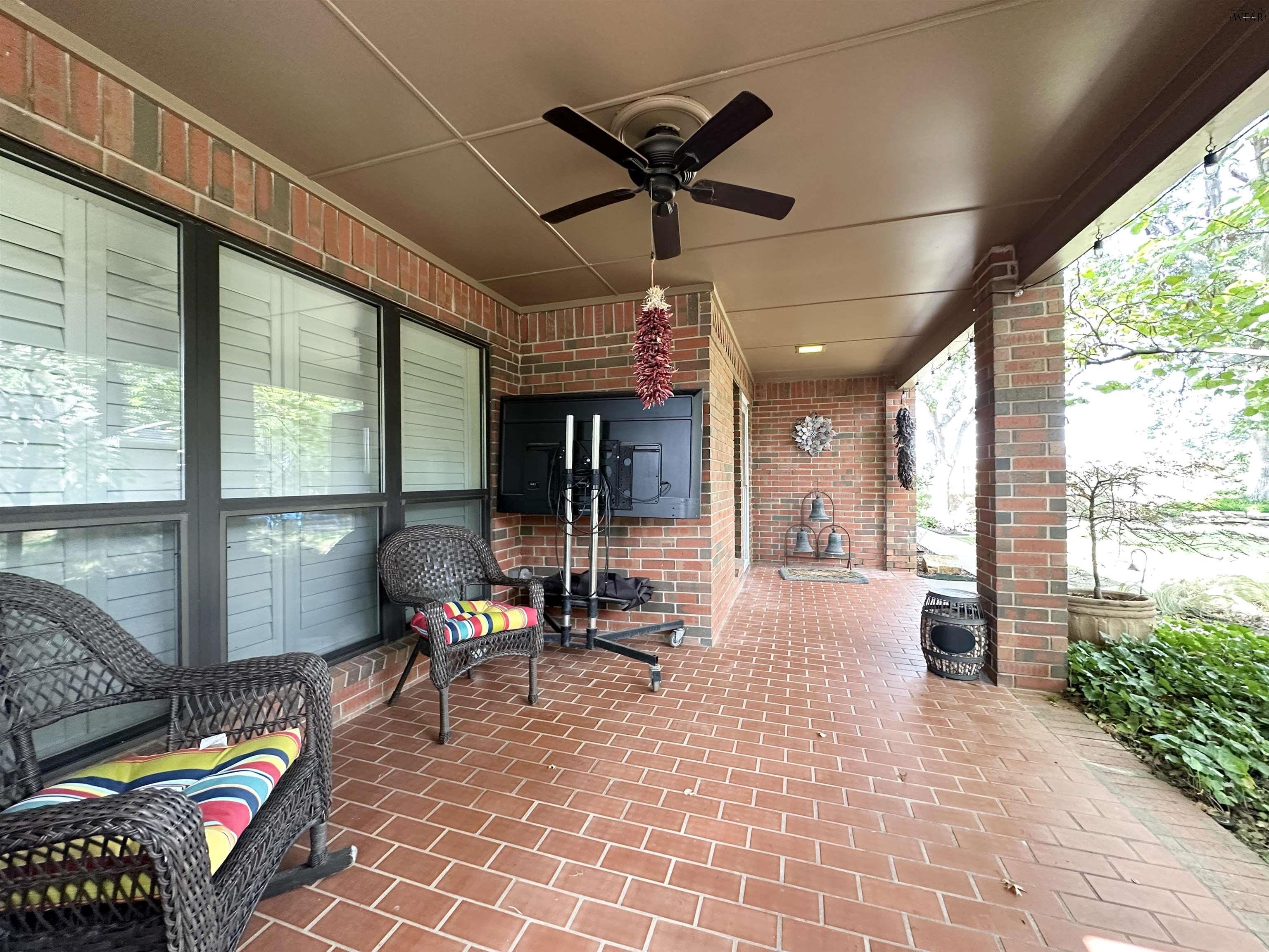 2404 MARIKA CIRCLE