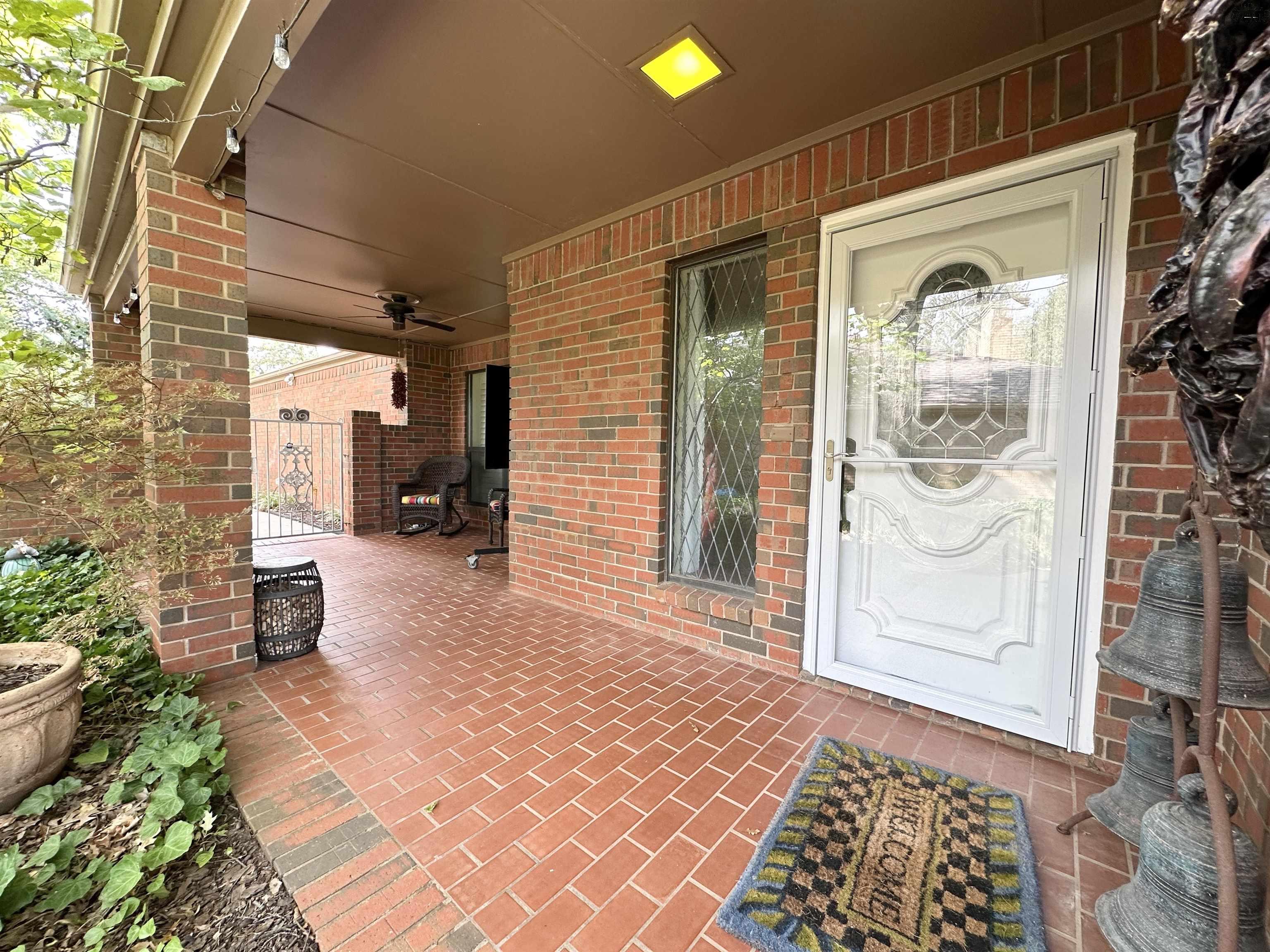 2404 MARIKA CIRCLE