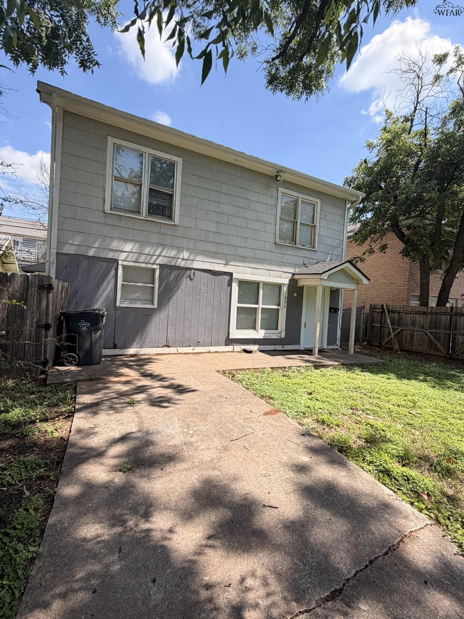 1806 ROSE STREET